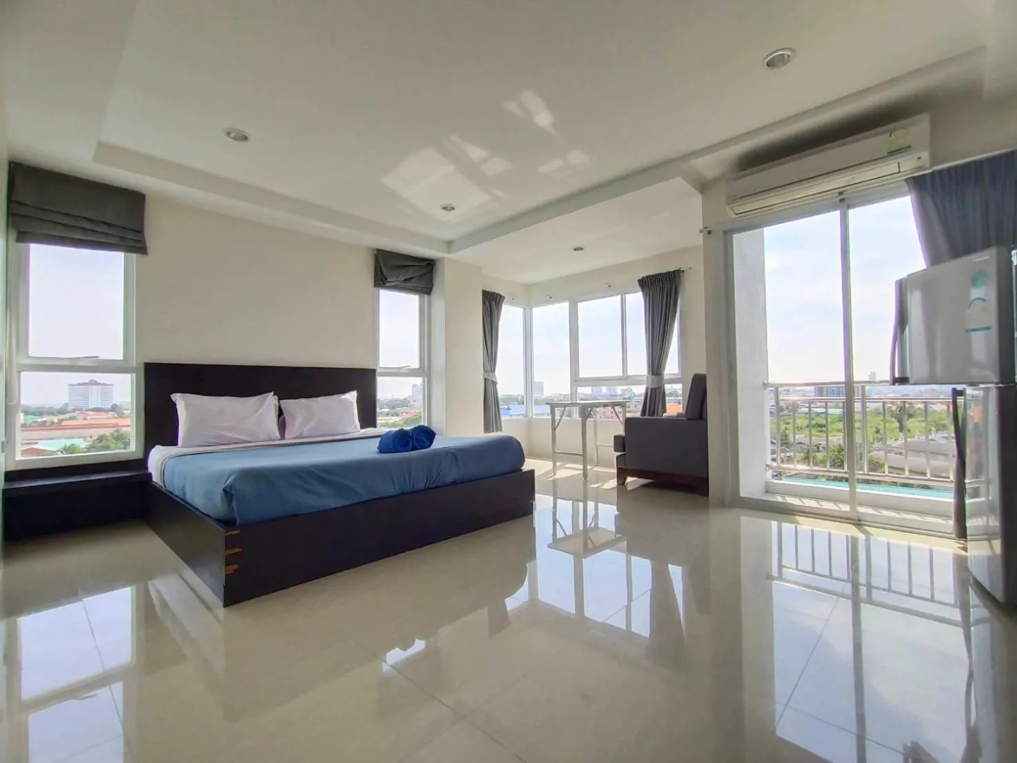 Property building, Bed in The Precious