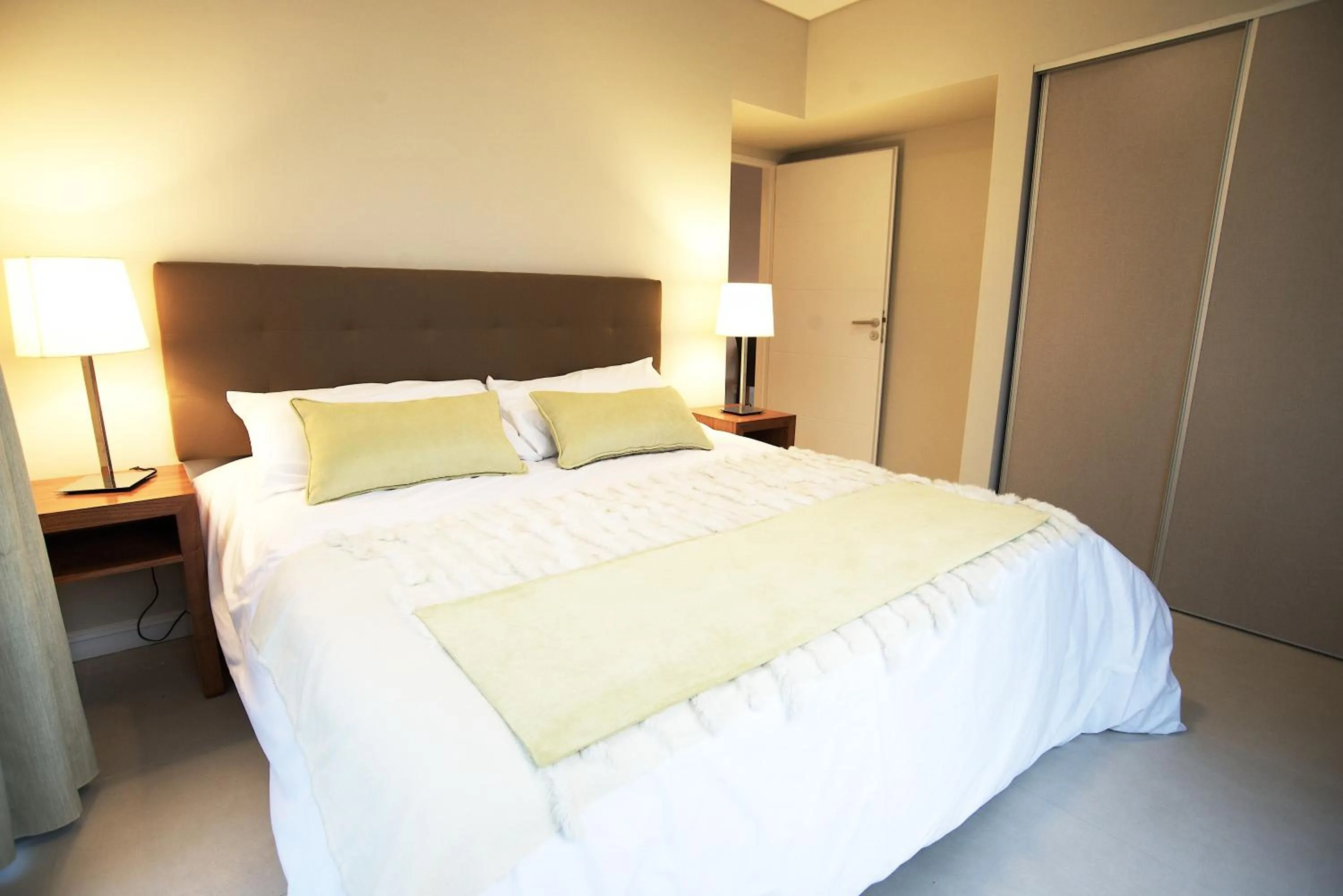 Photo of the whole room, Bed in Byblos Palermo Soho