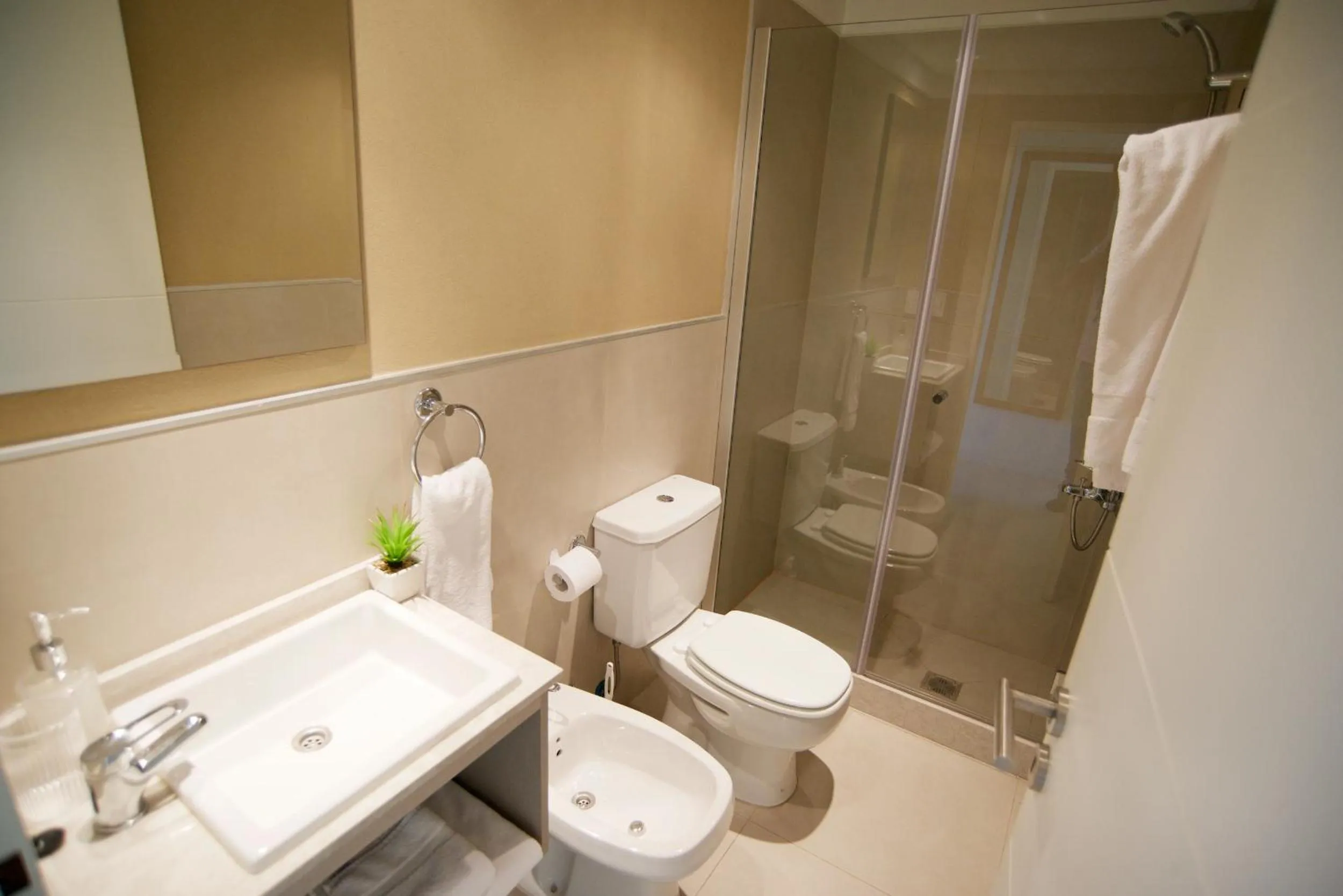 Shower in Byblos Palermo Soho