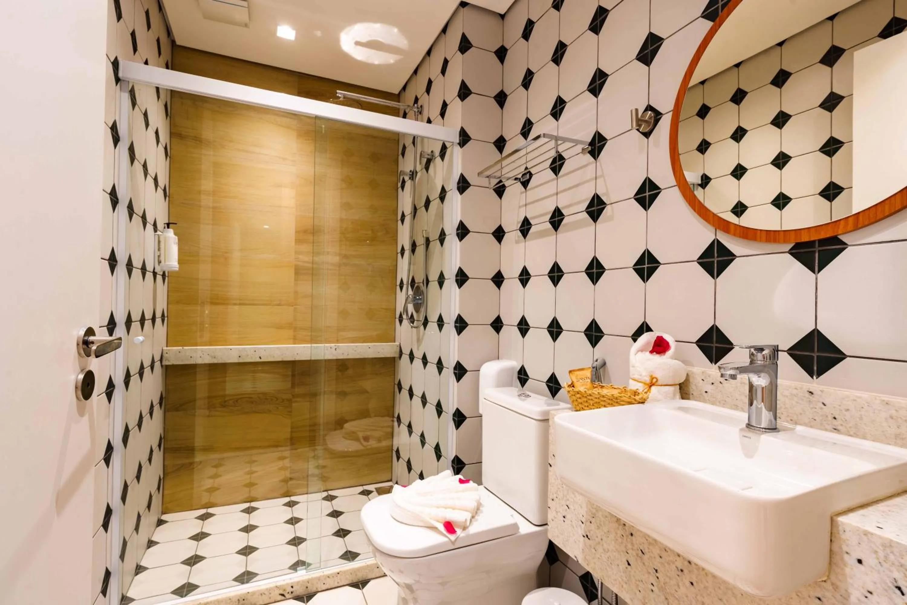 Shower in Santé Vivre L'Experience by Livá OFICIAL