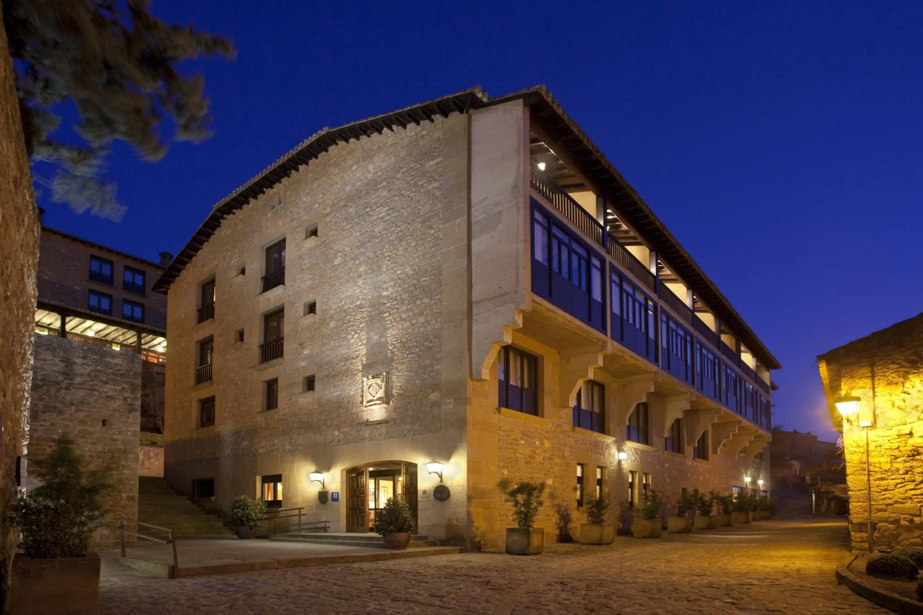 Facade/entrance in Parador de Sos del Rey Católico