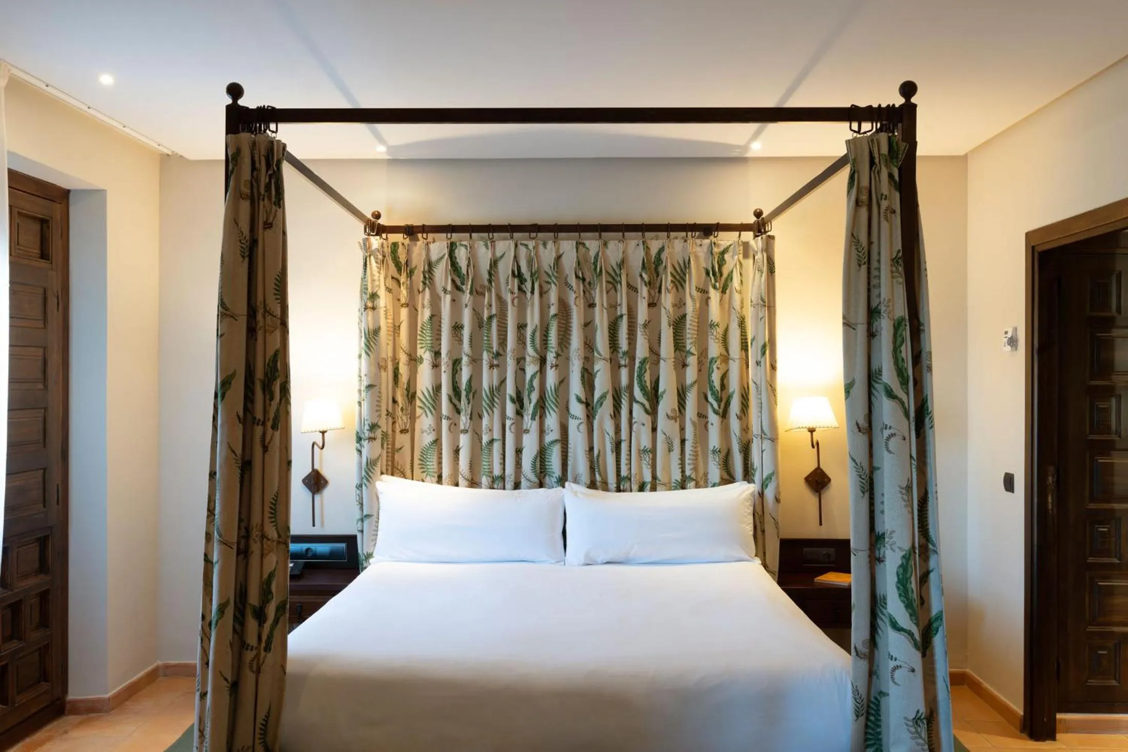 Bed in Parador de Sos del Rey Católico