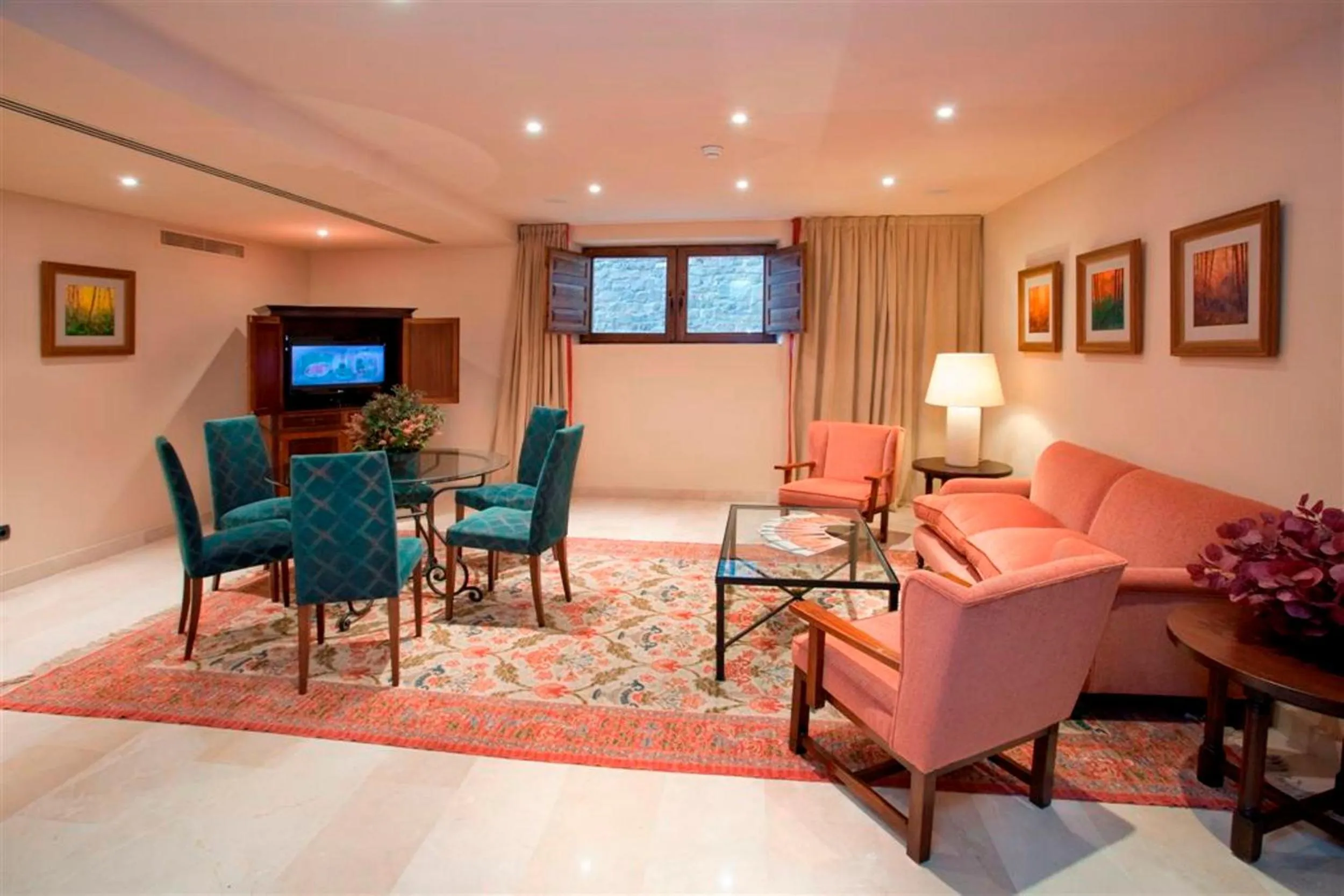 Library in Parador de Sos del Rey Católico