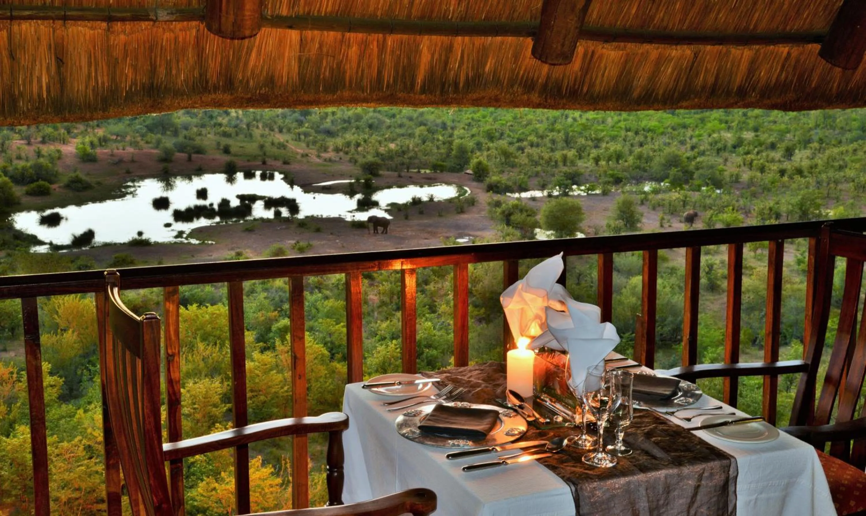 Restaurant/places to eat in Victoria Falls Safari Suites