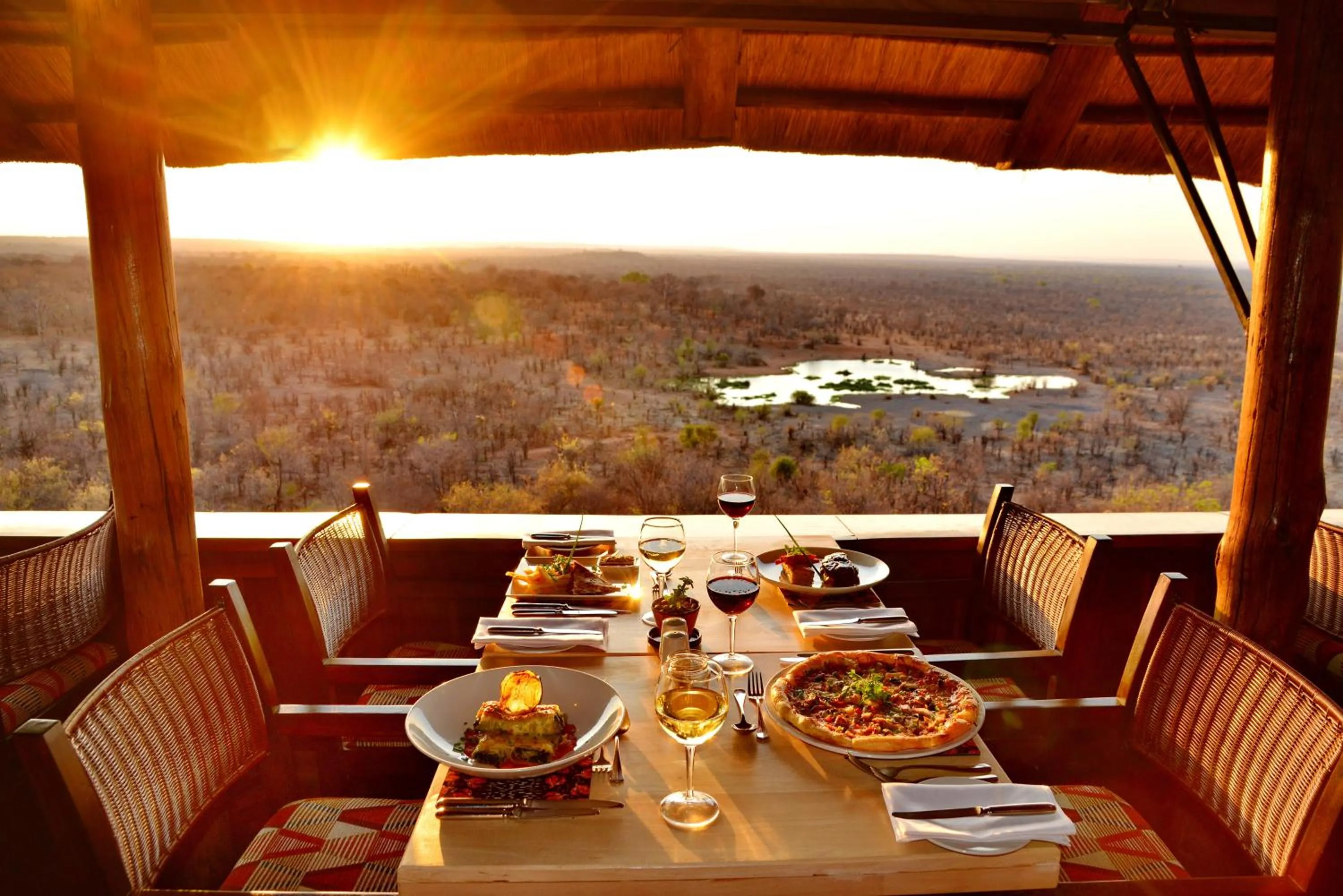 Restaurant/places to eat in Victoria Falls Safari Suites
