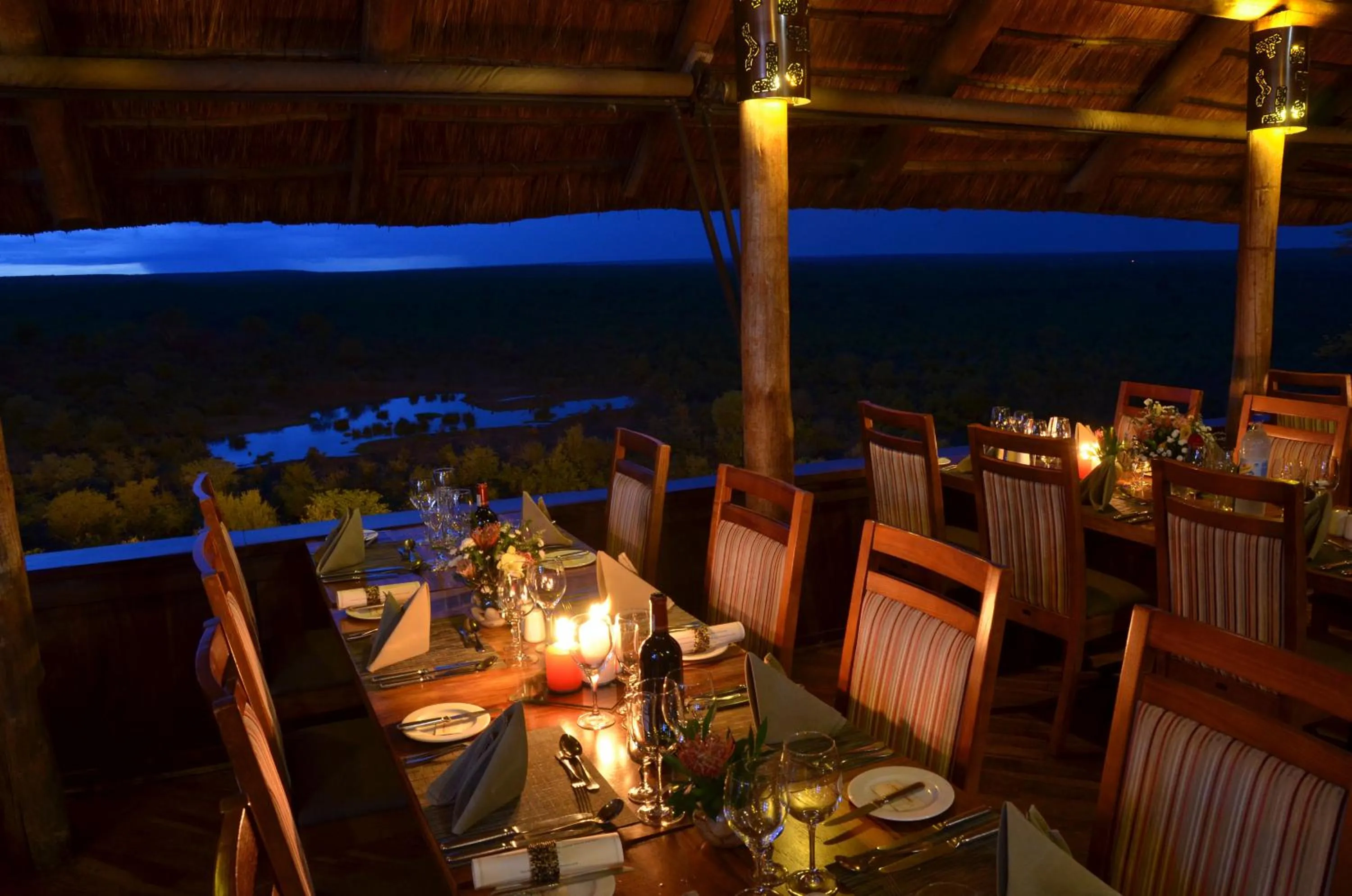 Restaurant/places to eat in Victoria Falls Safari Suites
