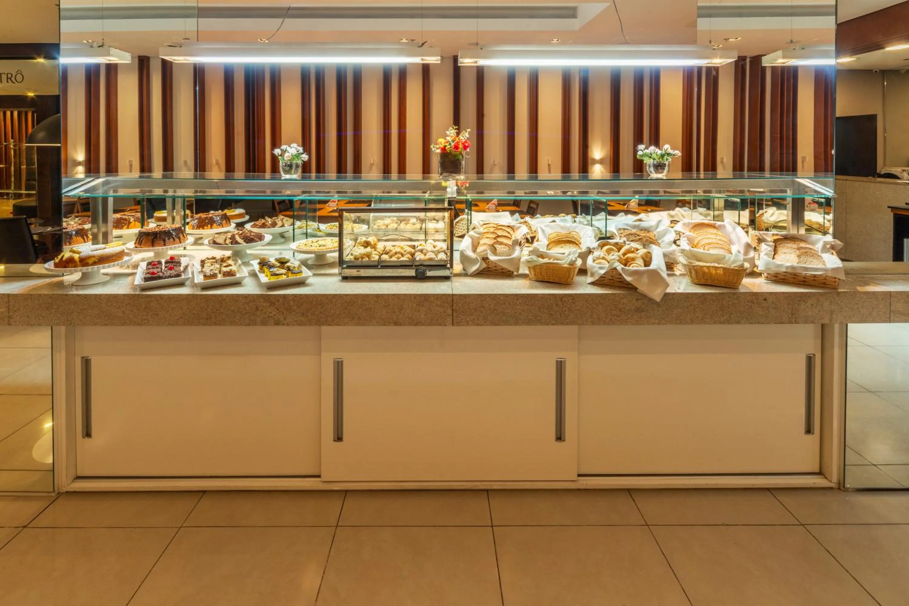 Breakfast in Hotel Laghetto Villa Moura