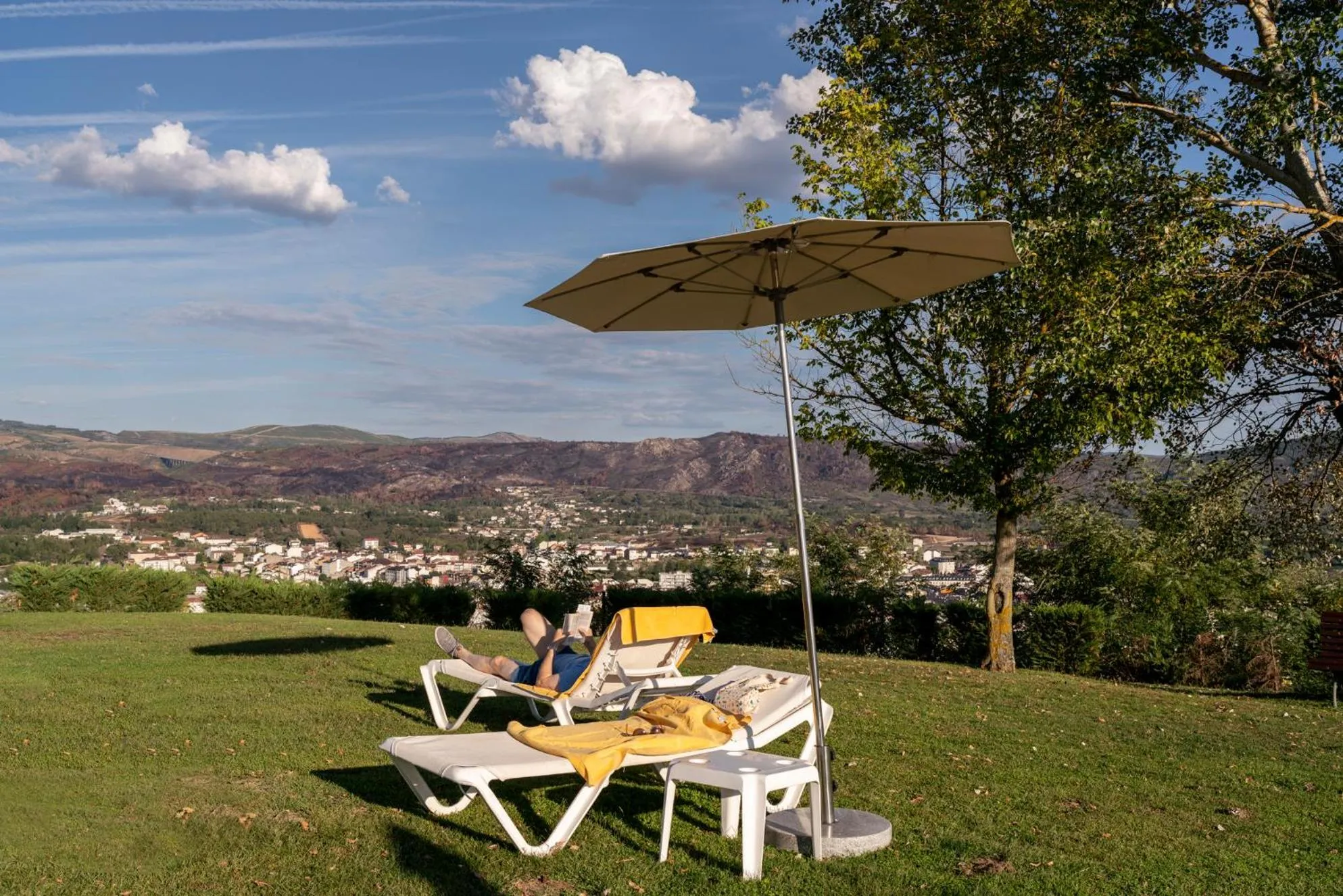 Swimming pool in Parador de Verín