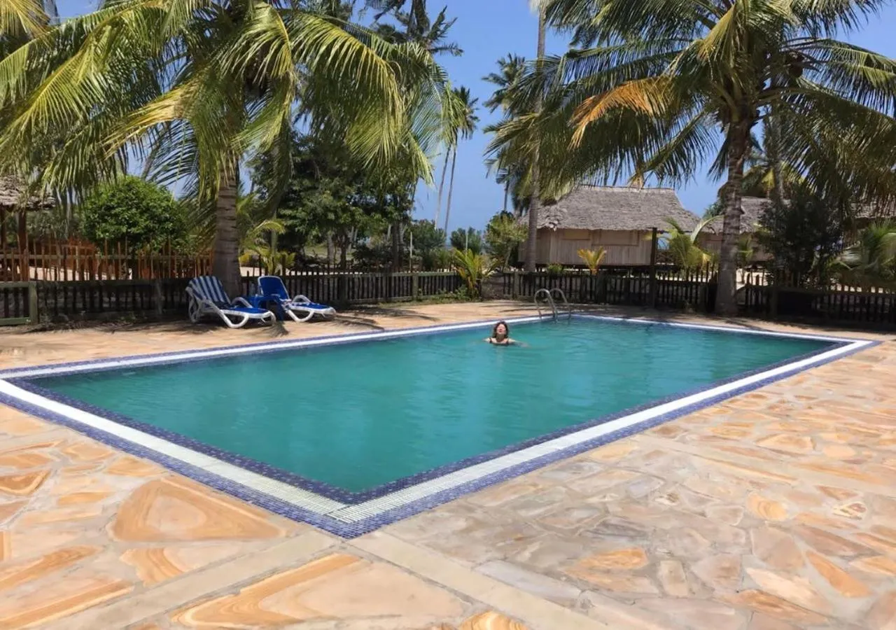 Swimming pool in Barry's Beach Resort