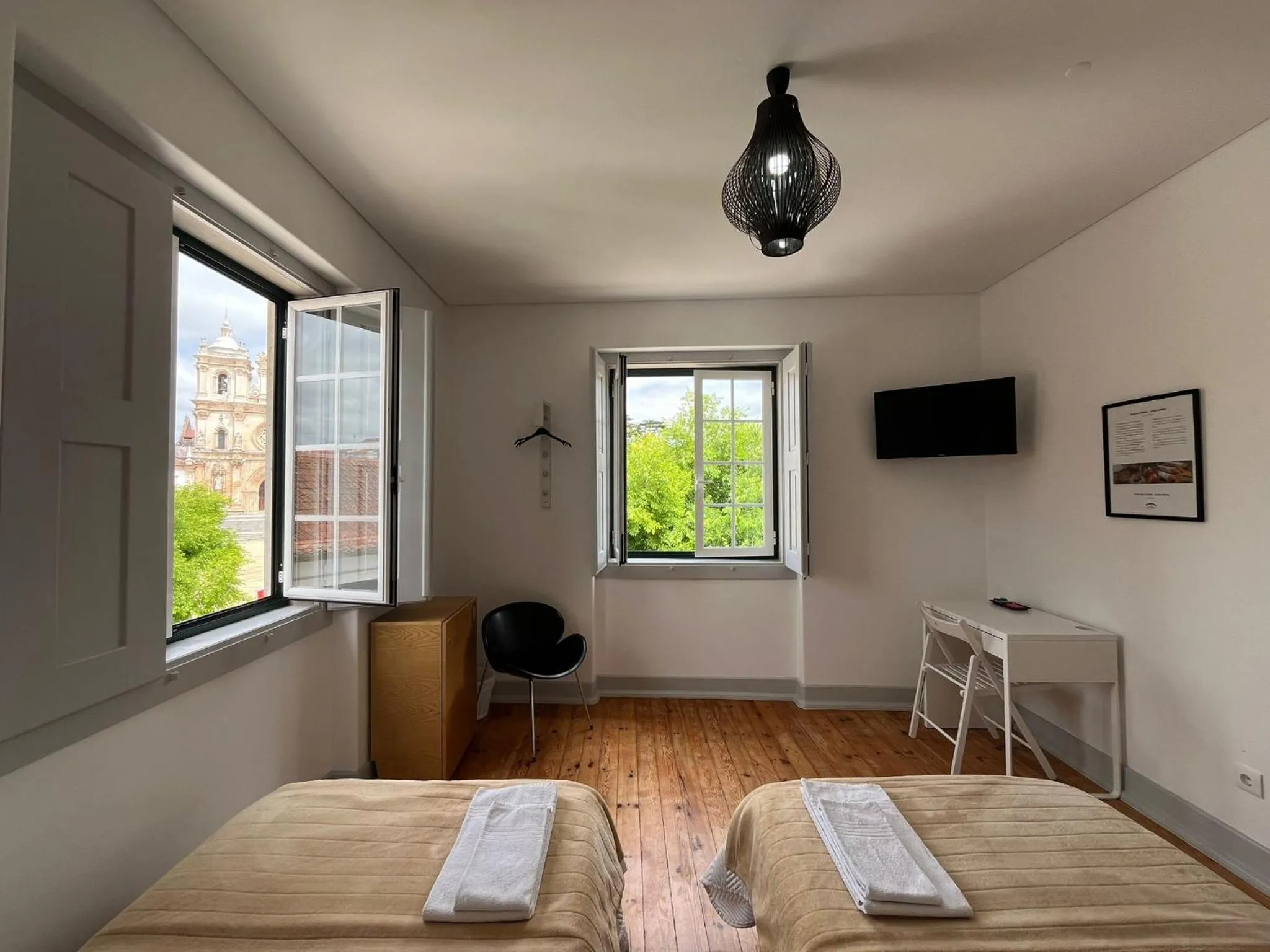 TV and multimedia, Bed in Hostel Rossio Alcobaça