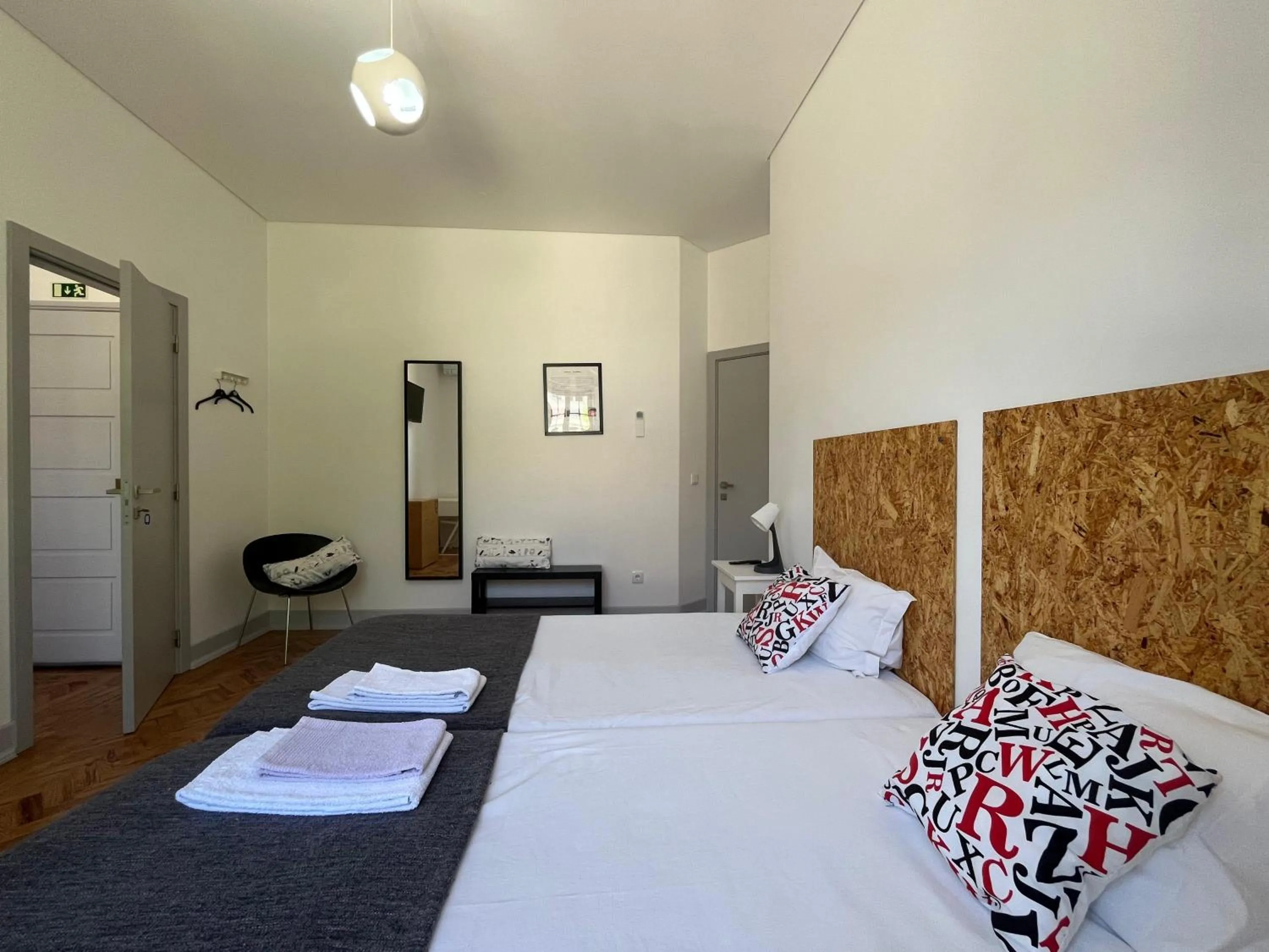 Photo of the whole room, Bed in Hostel Rossio Alcobaça