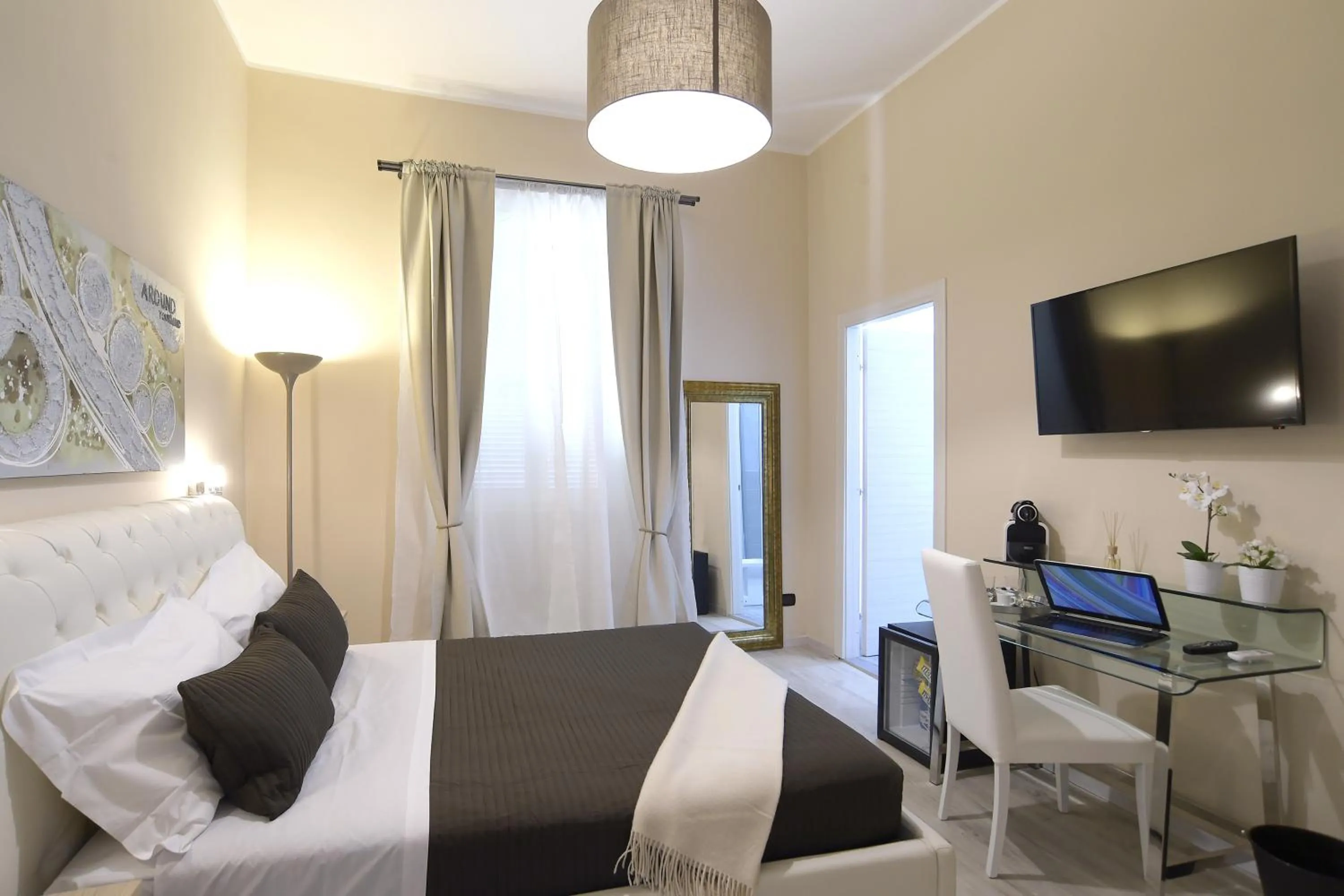 Photo of the whole room, Bed in Town House 57