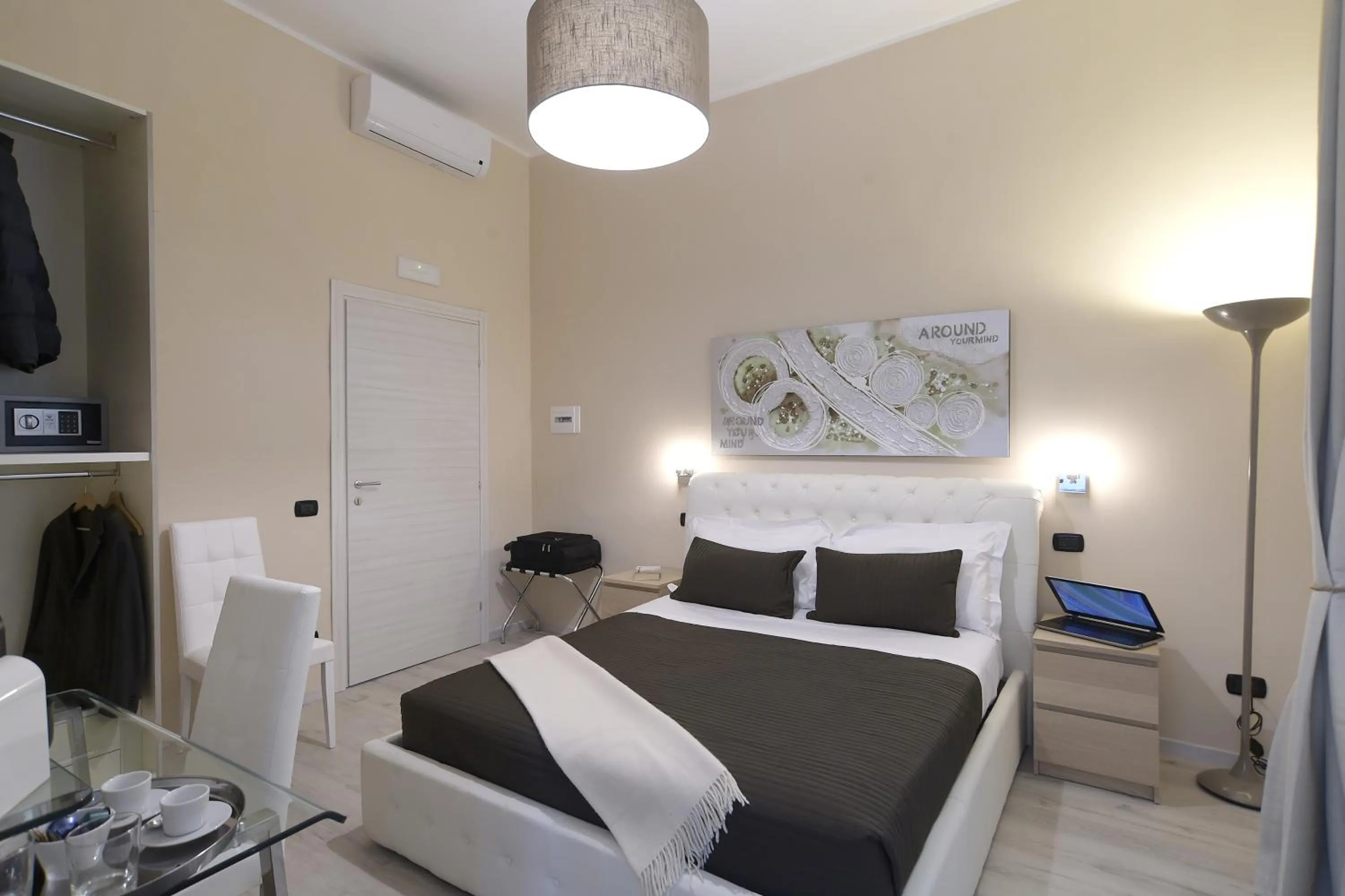 Bedroom, Bed in Town House 57