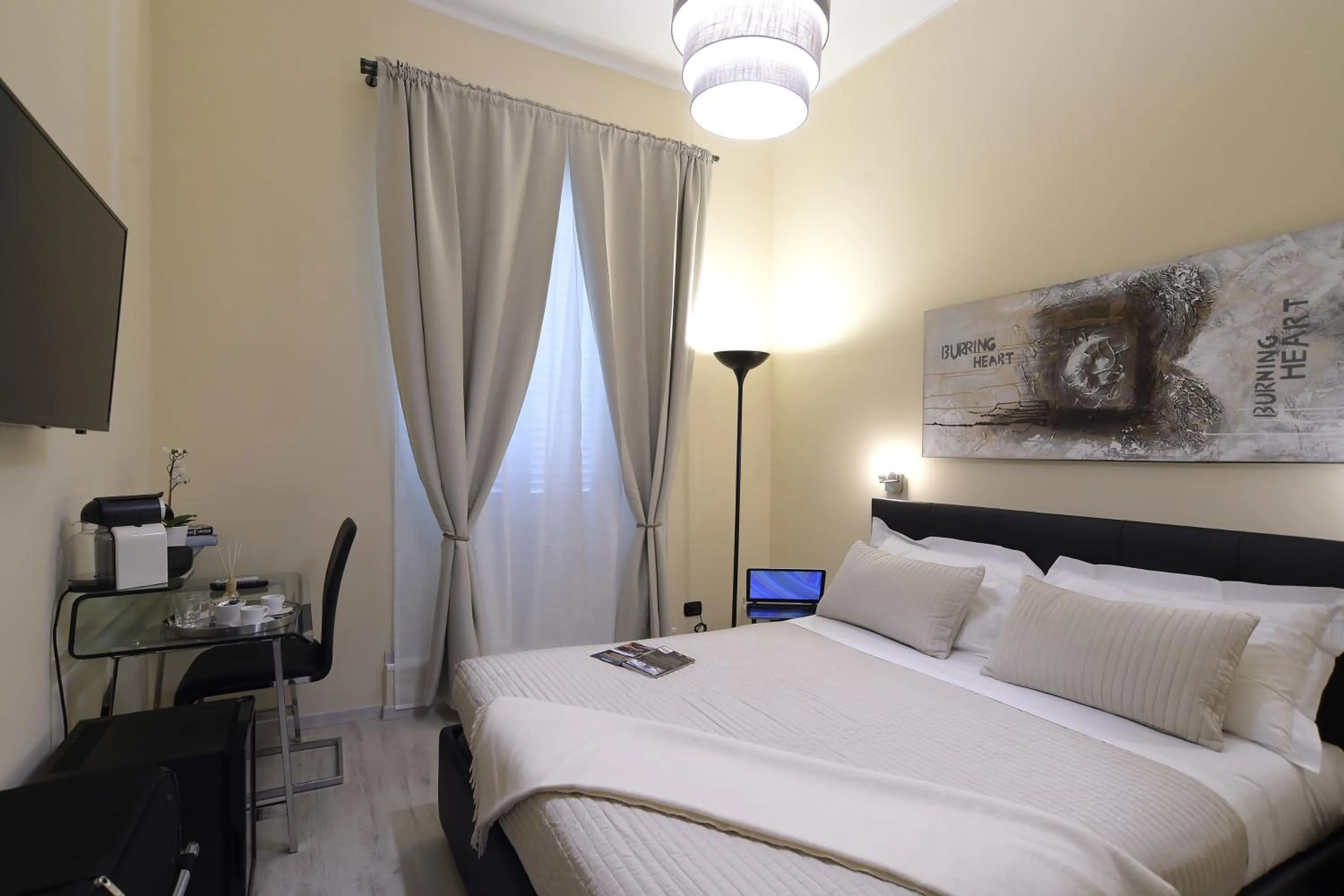 Photo of the whole room, Bed in Town House 57