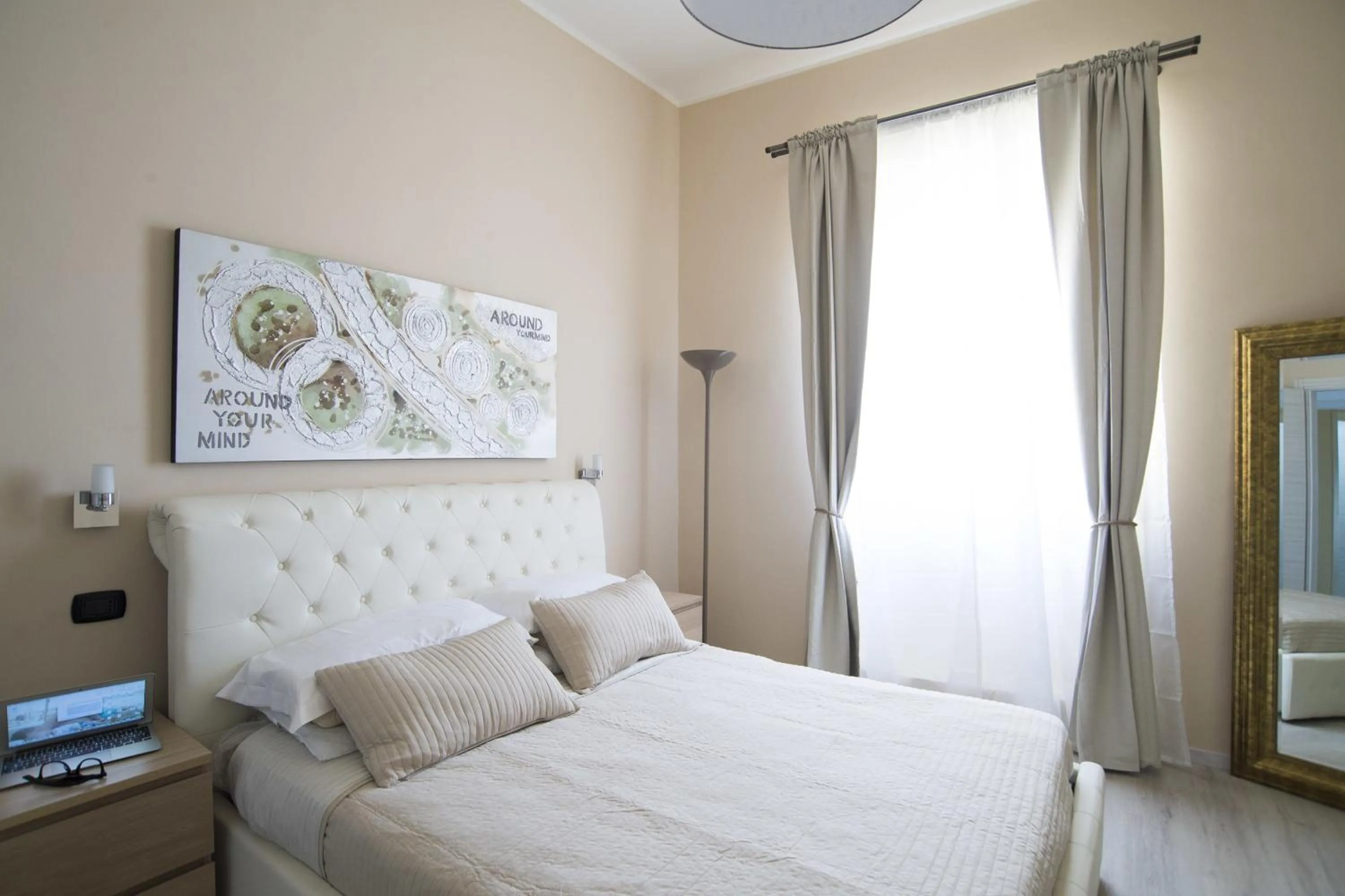 Day, Bed in Town House 57