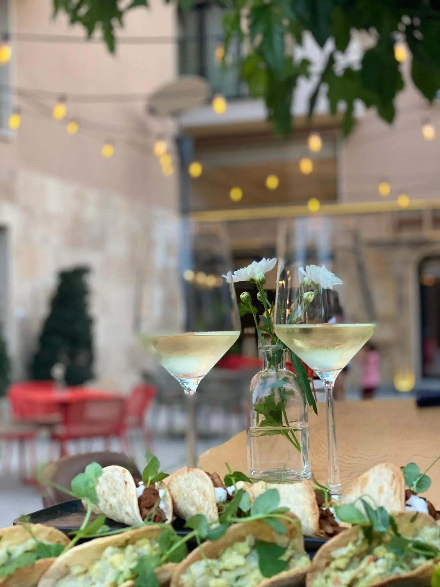 Restaurant/places to eat in Old Port Hotel