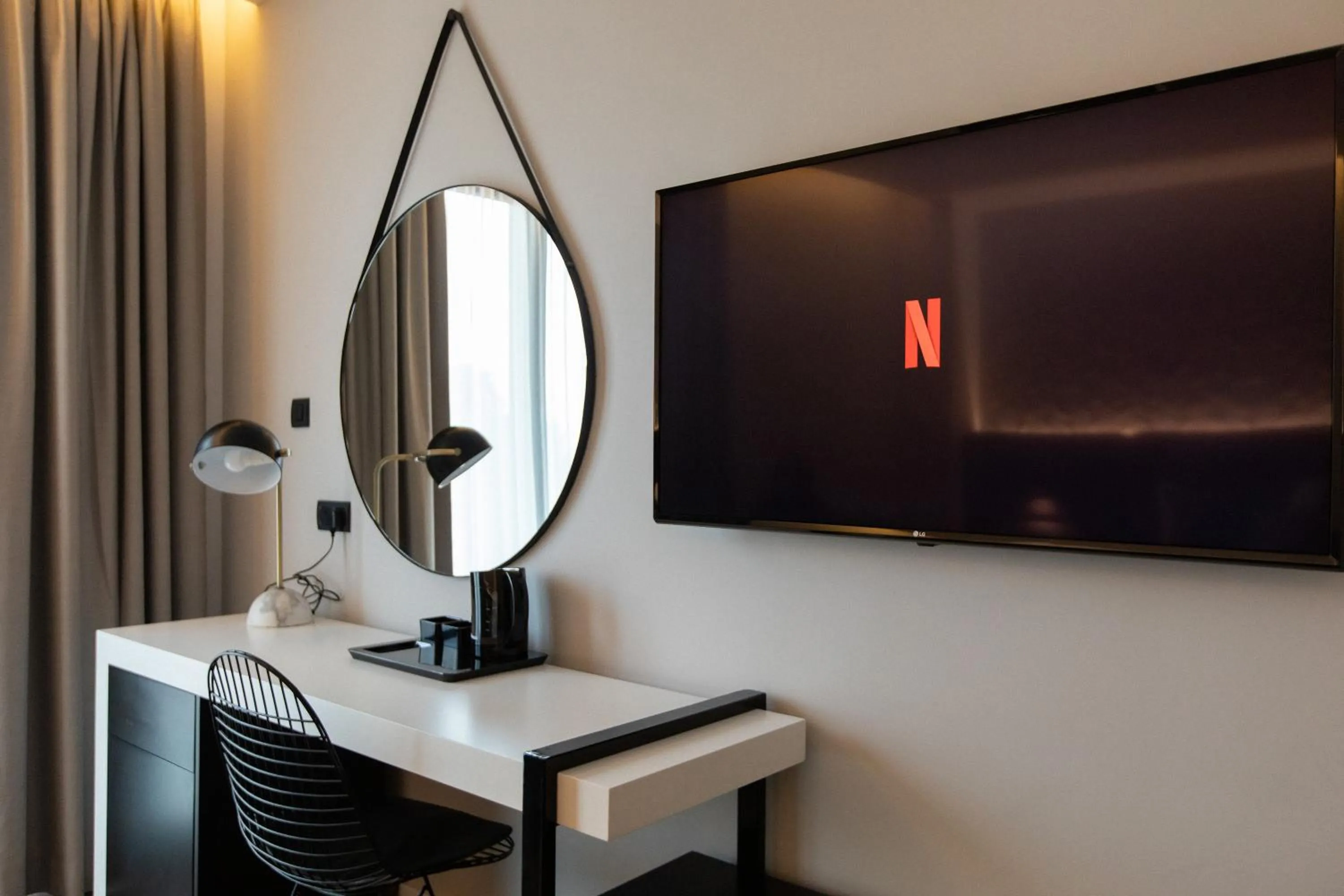 TV and multimedia in Old Port Hotel