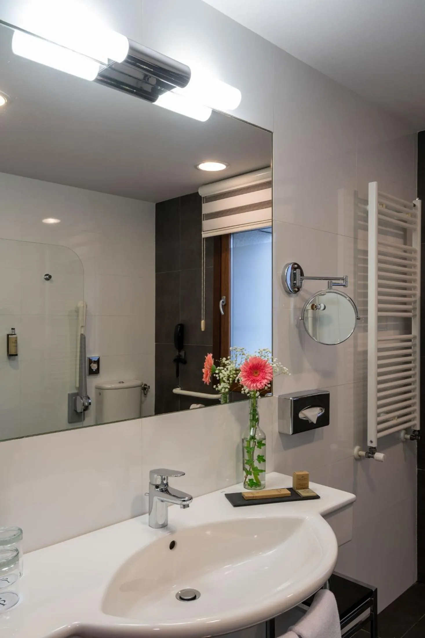 Bathroom in Parador de Villafranca del Bierzo