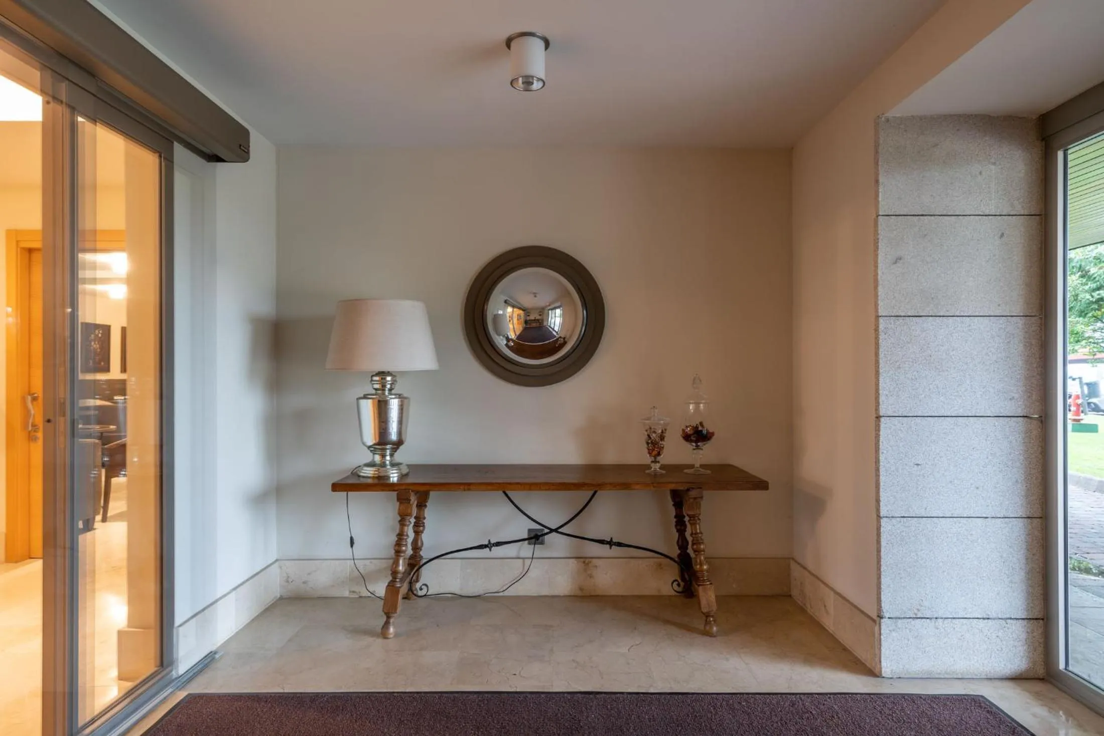 Lobby or reception in Parador de Villafranca del Bierzo