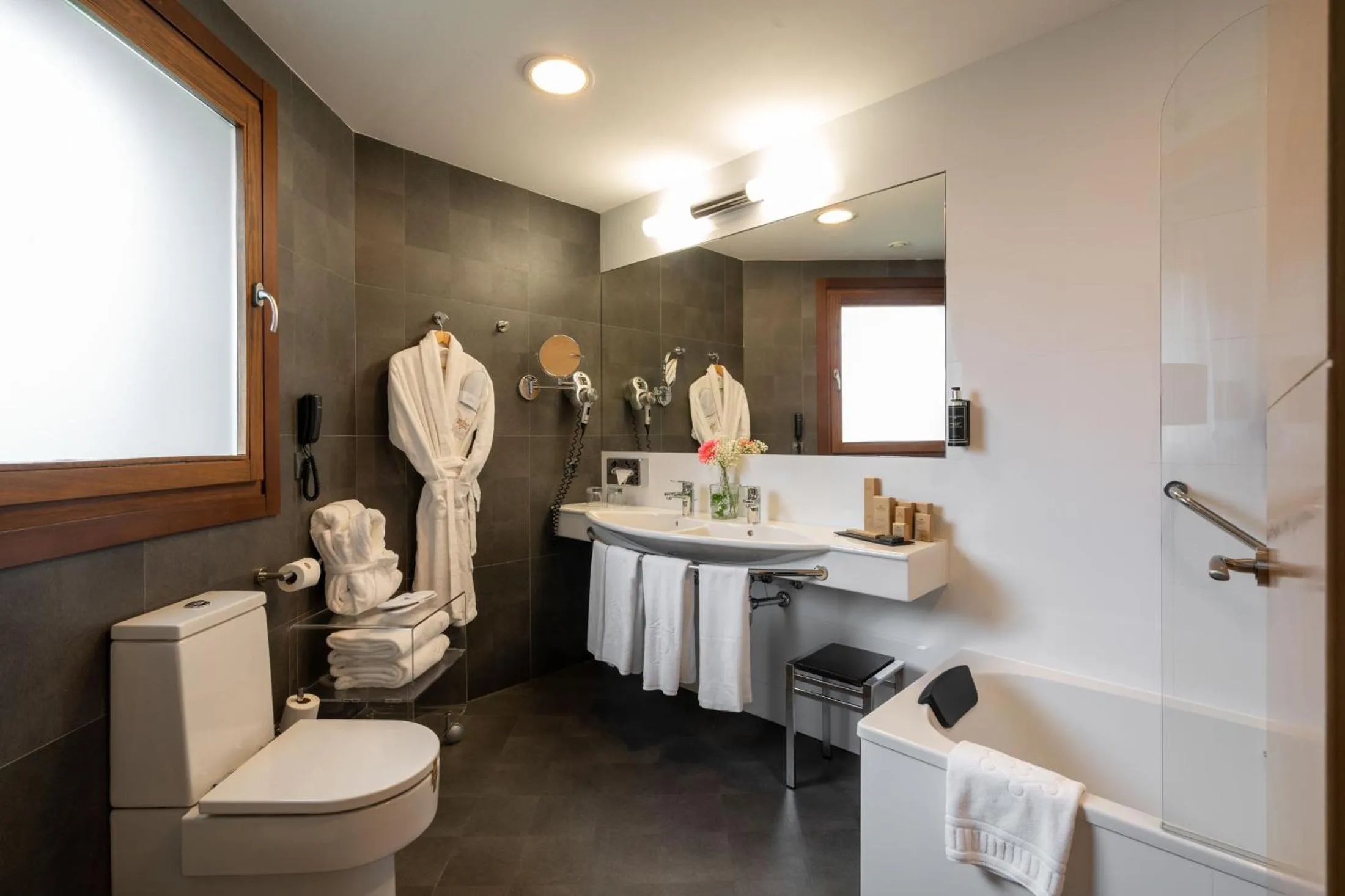 Bathroom in Parador de Villafranca del Bierzo