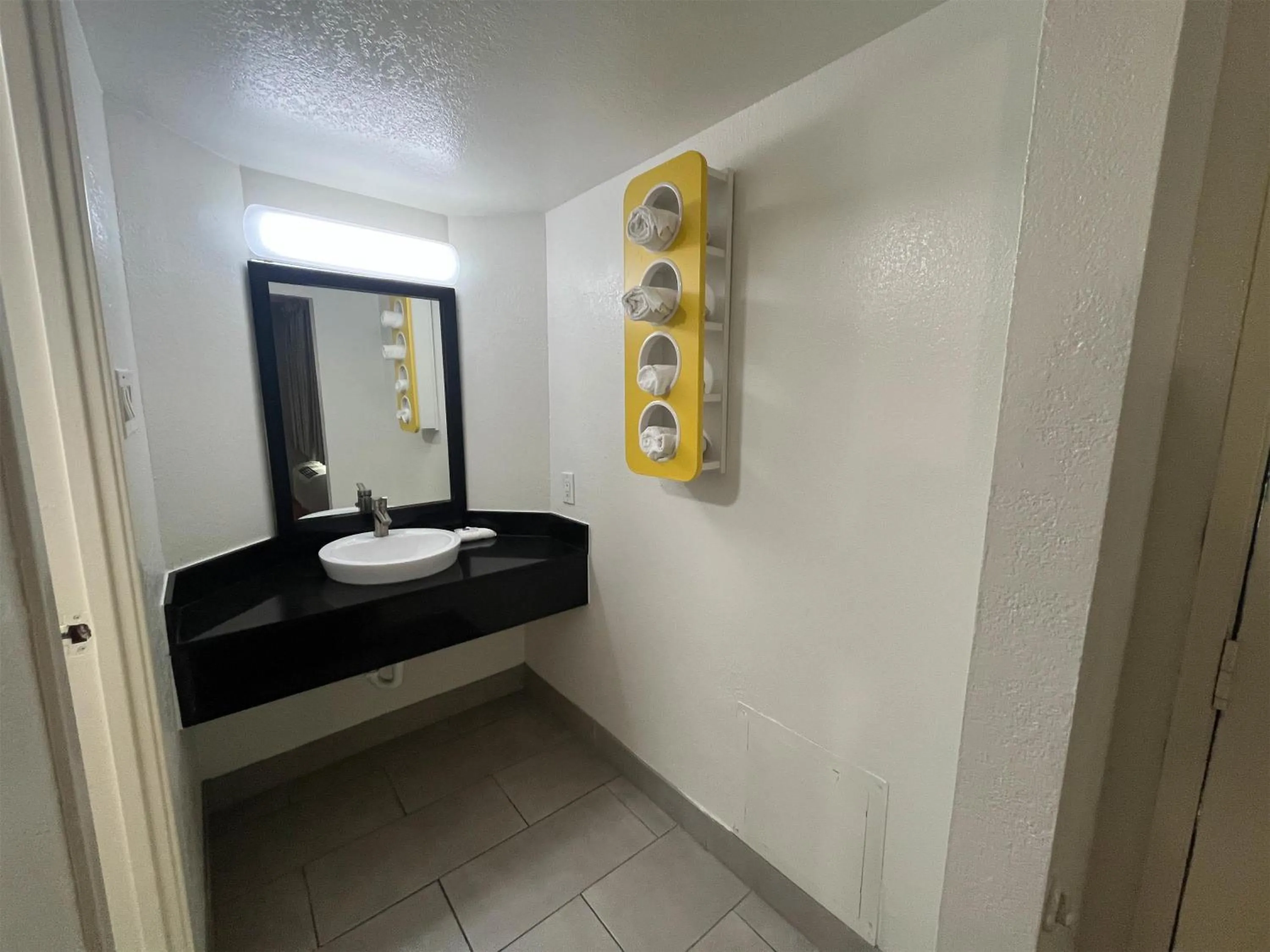 Bathroom in Studio 6 Suites Euless, TX – DFW West