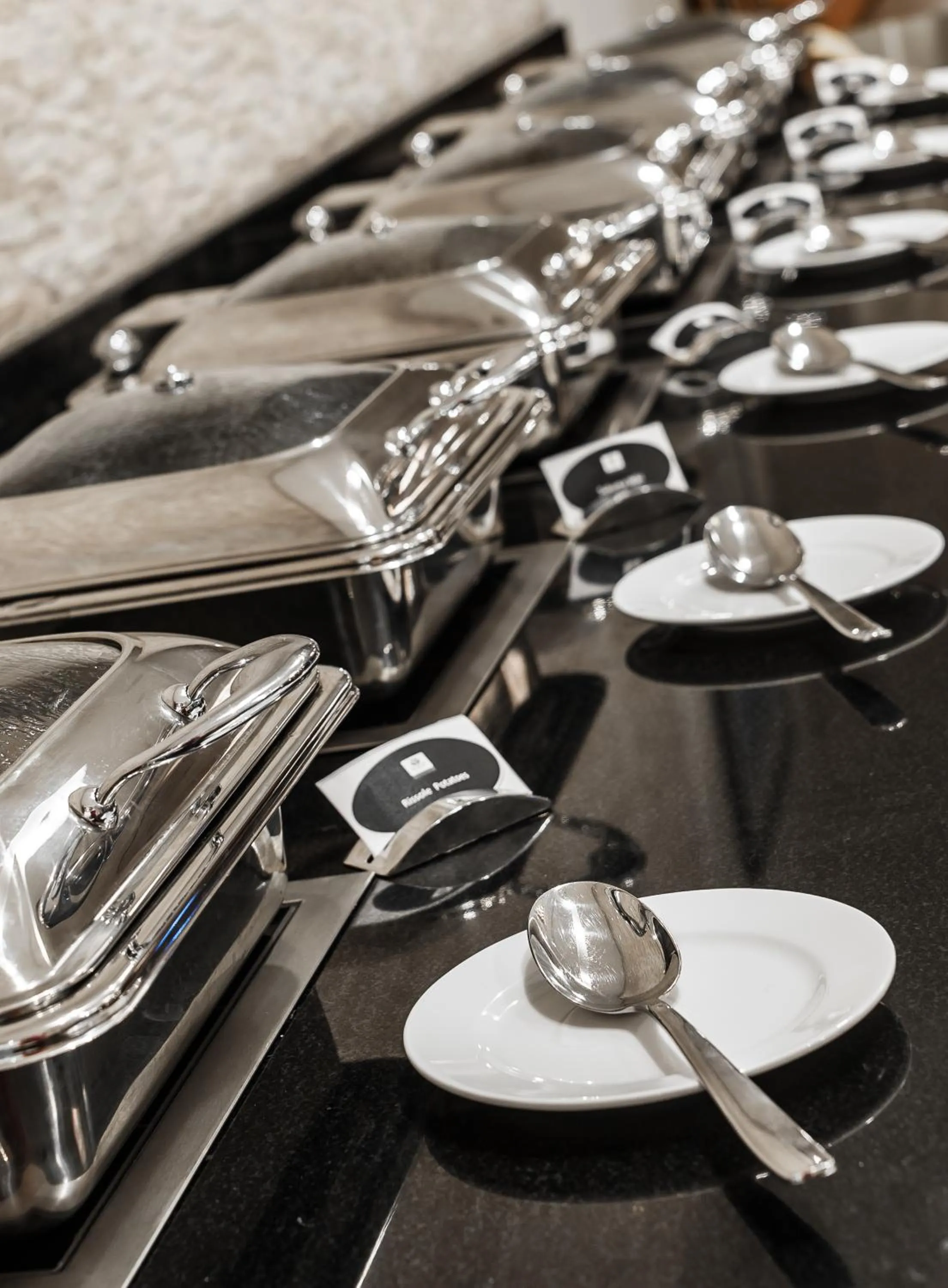 Restaurant/places to eat in Acacia Premier Hotel