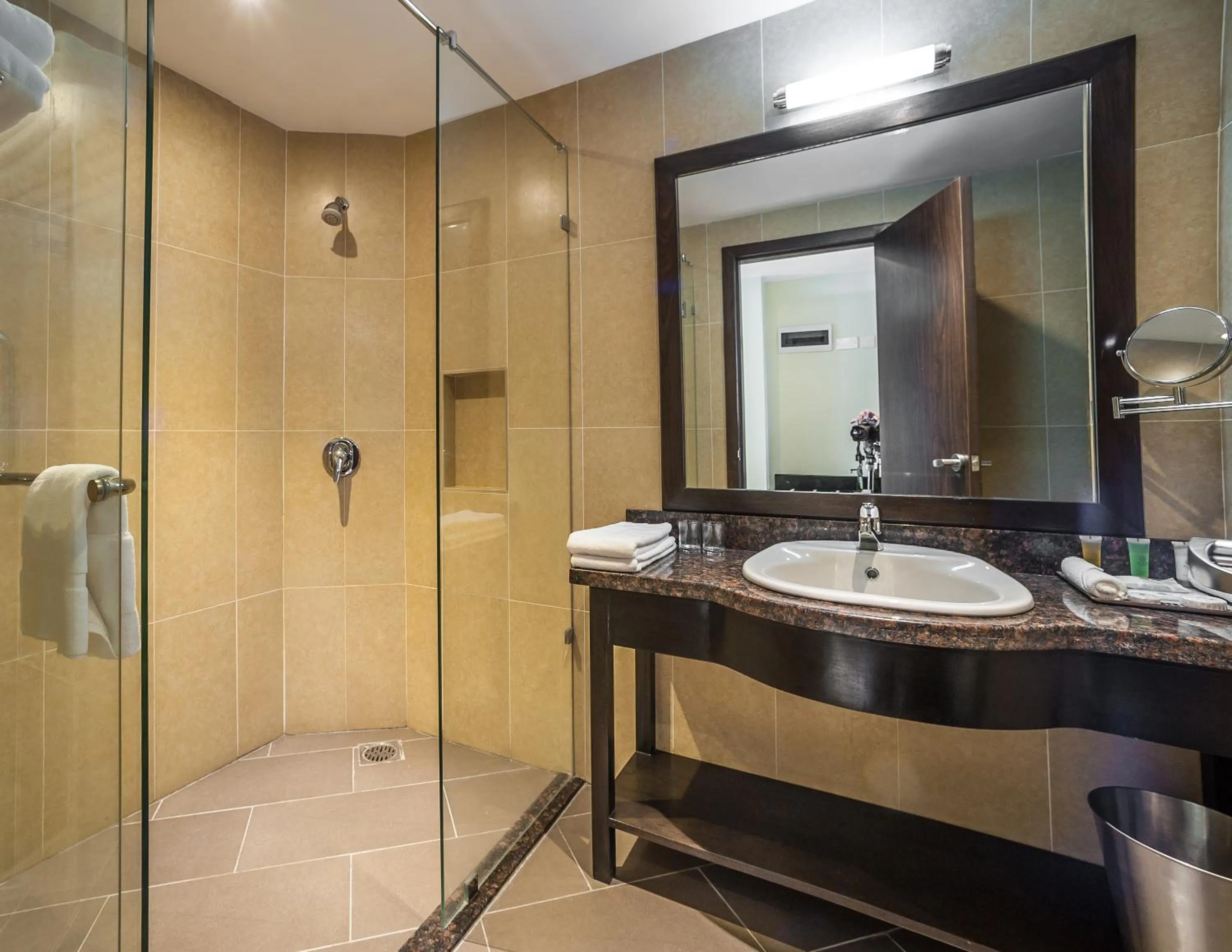 Shower in Acacia Premier Hotel