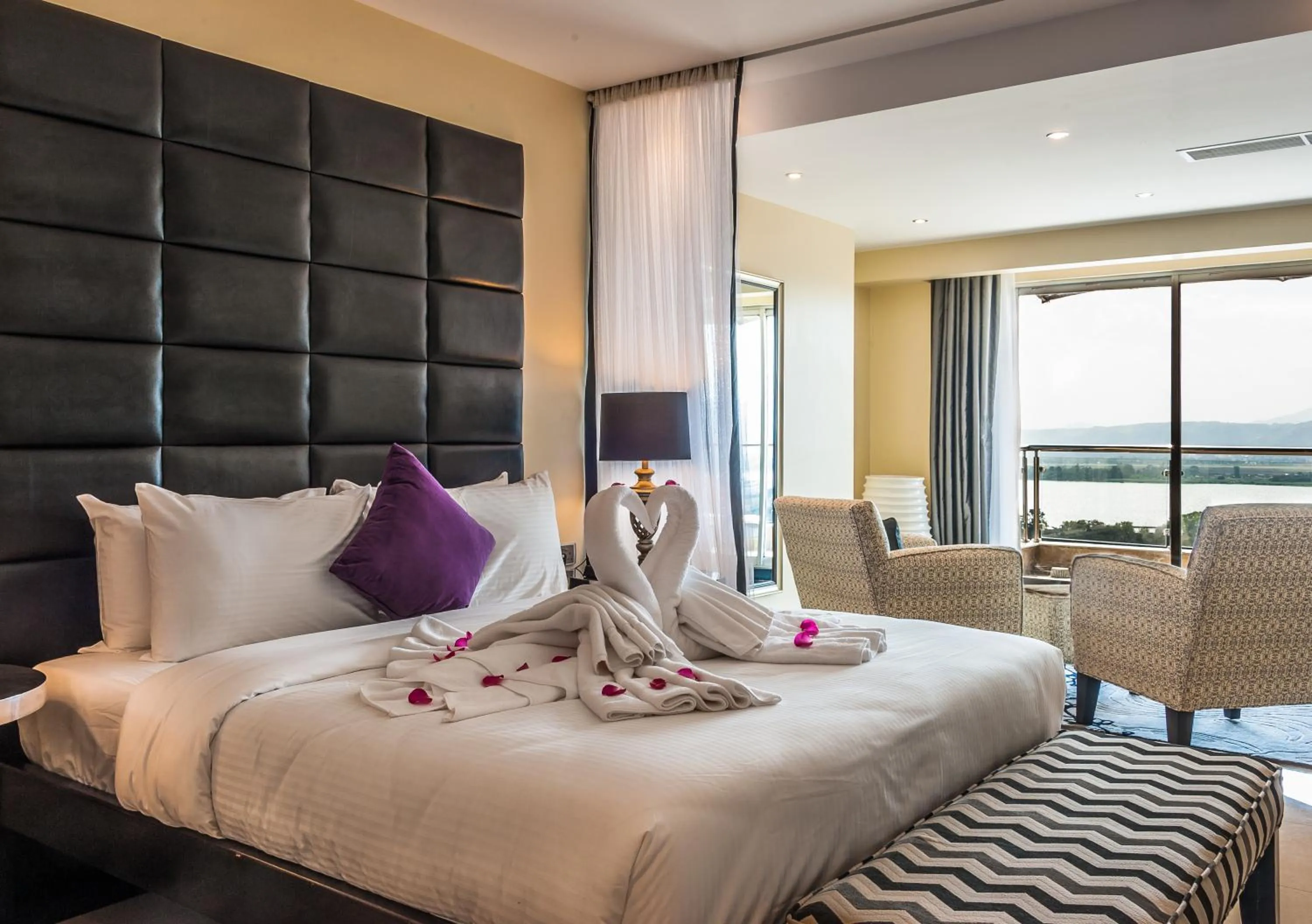 Day, Bed in Acacia Premier Hotel