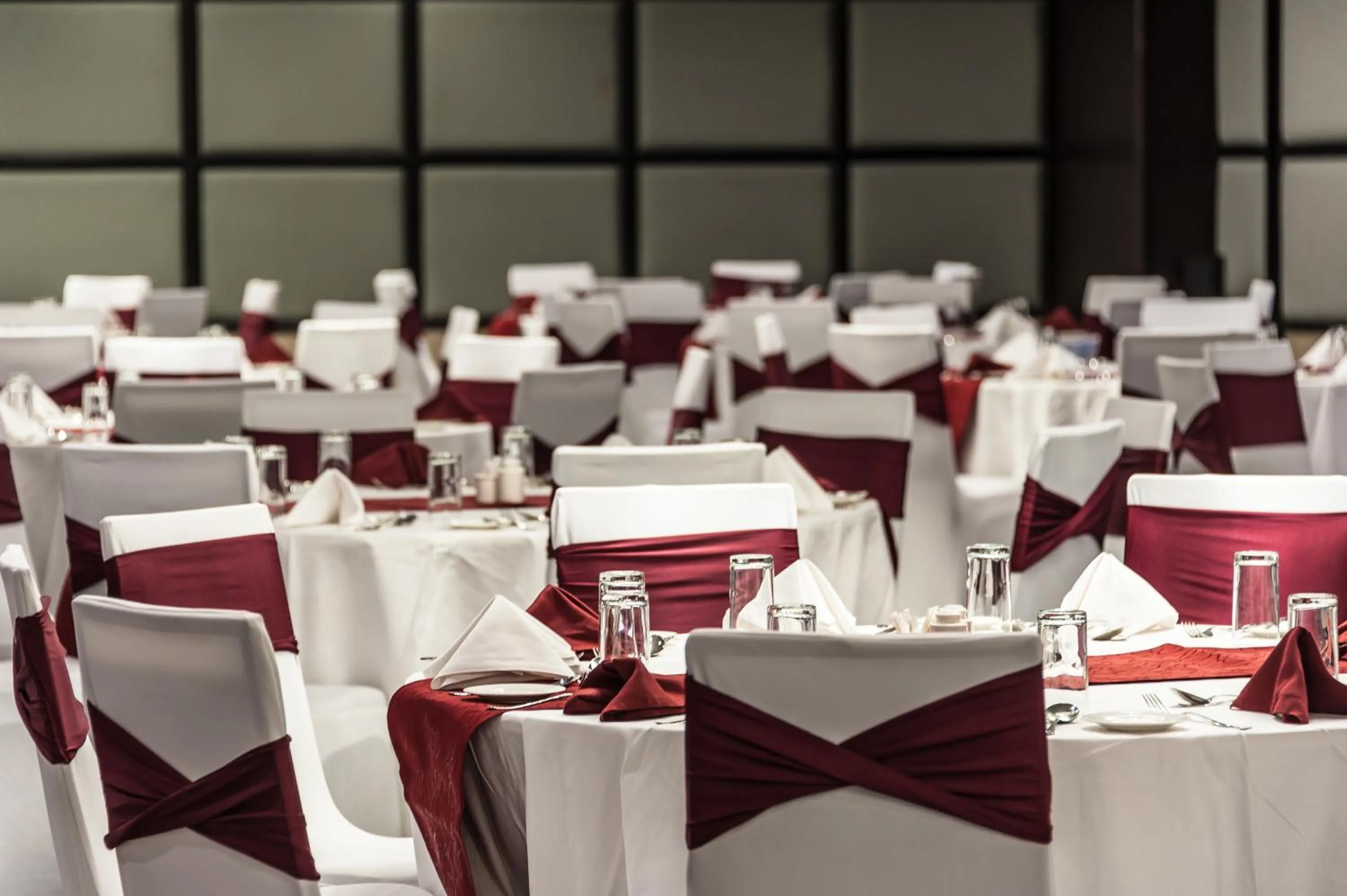 Restaurant/places to eat in Acacia Premier Hotel