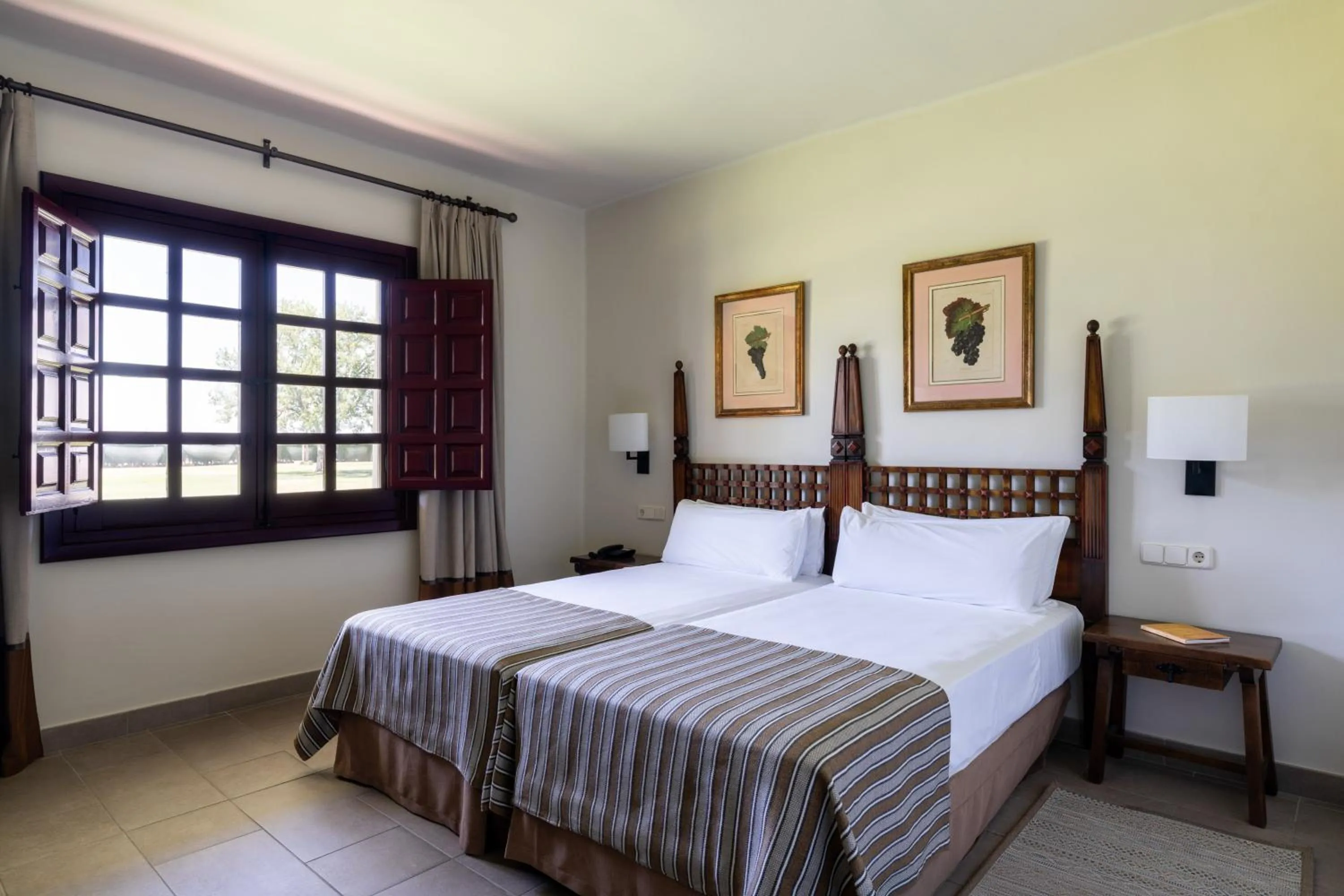 Bed in Parador de Albacete