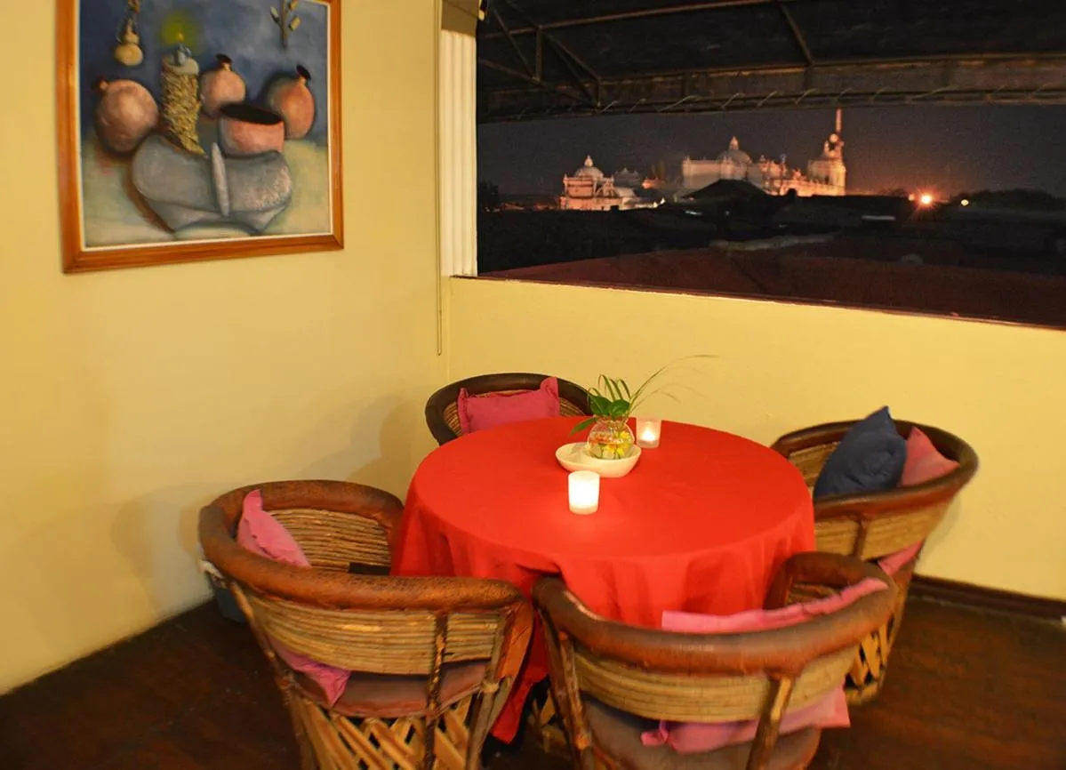 Night in Hotel Los Balcones Leon