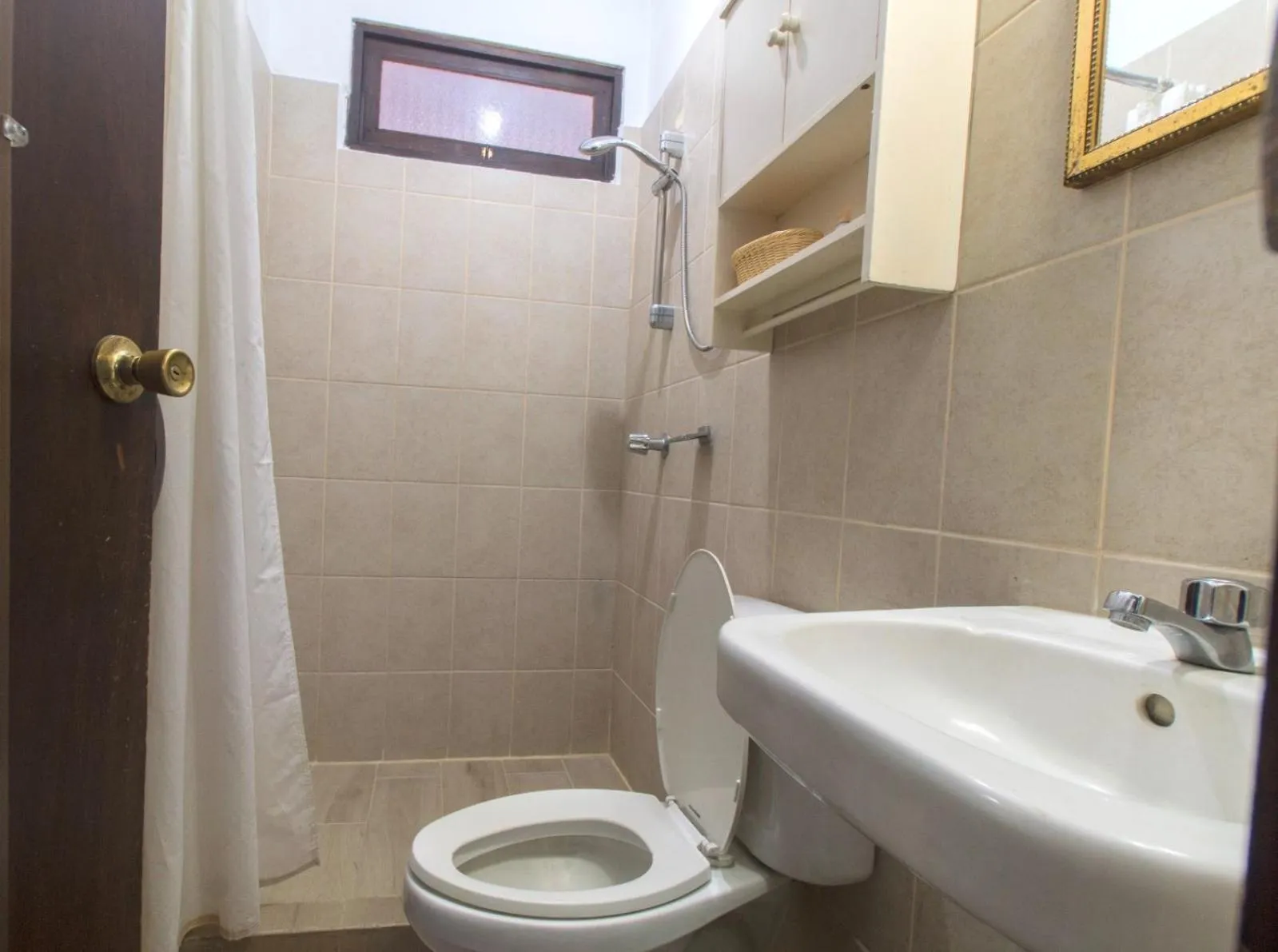 Bathroom in Hotel Los Balcones Leon