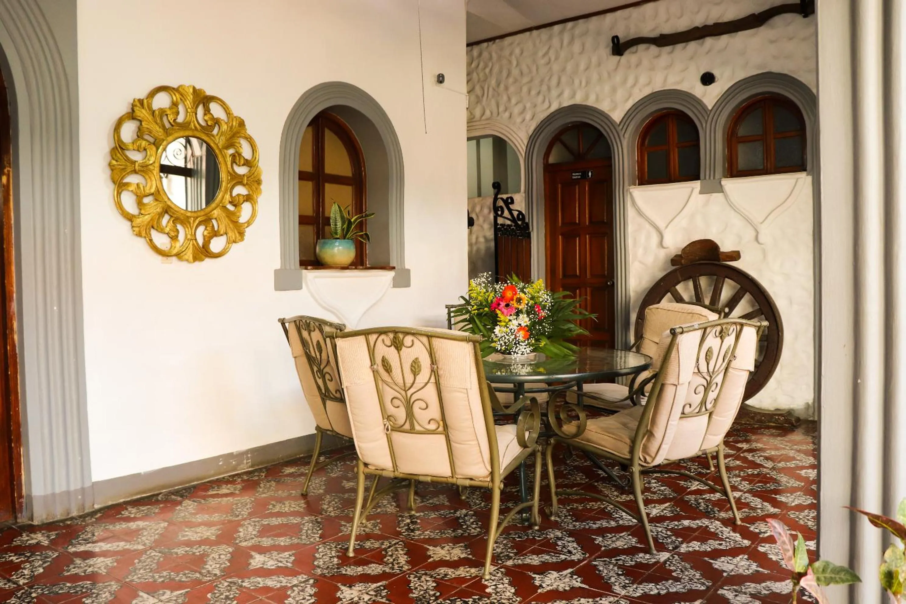 Property building in Hotel Los Balcones Leon