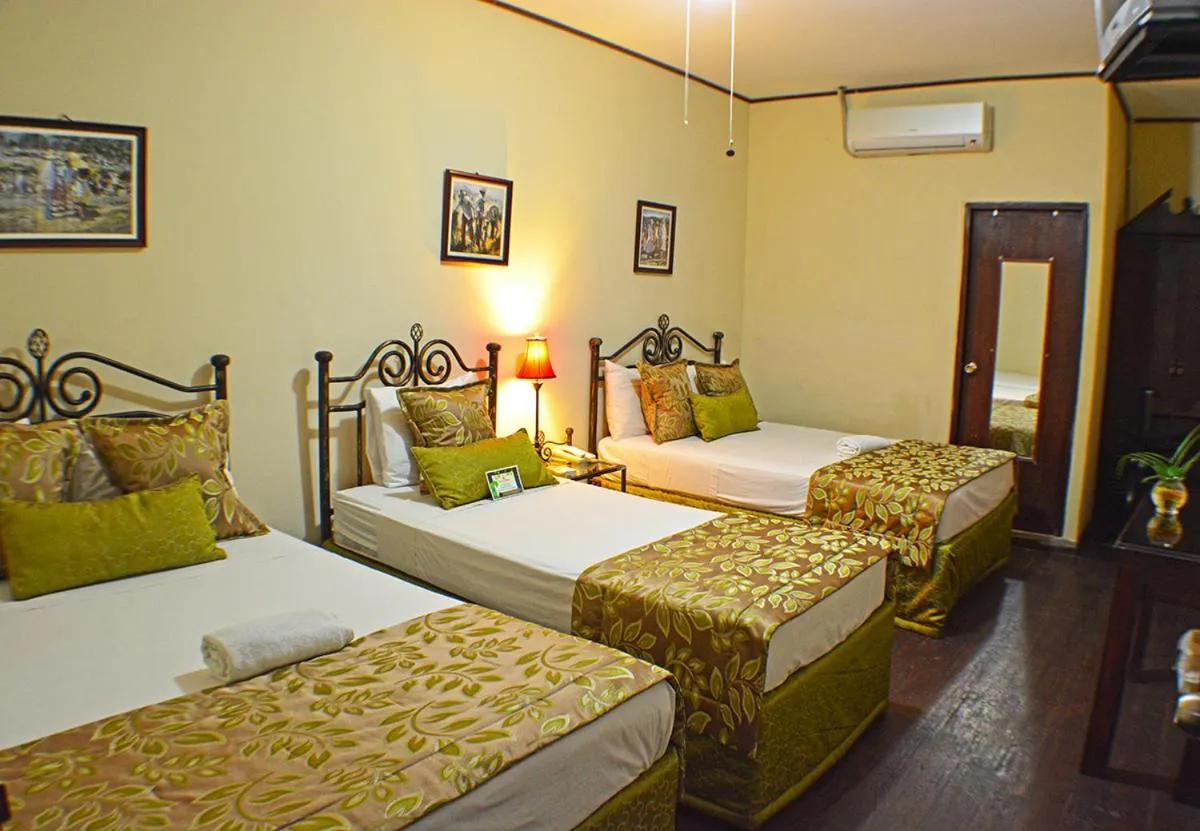 Photo of the whole room, Bed in Hotel Los Balcones Leon