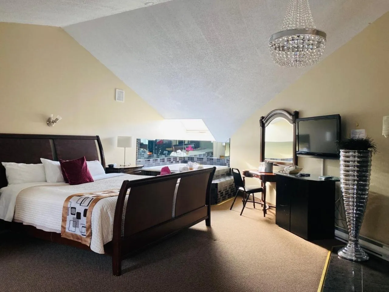 Bed in Excelsior Hôtel Spa Sainte-Adèle