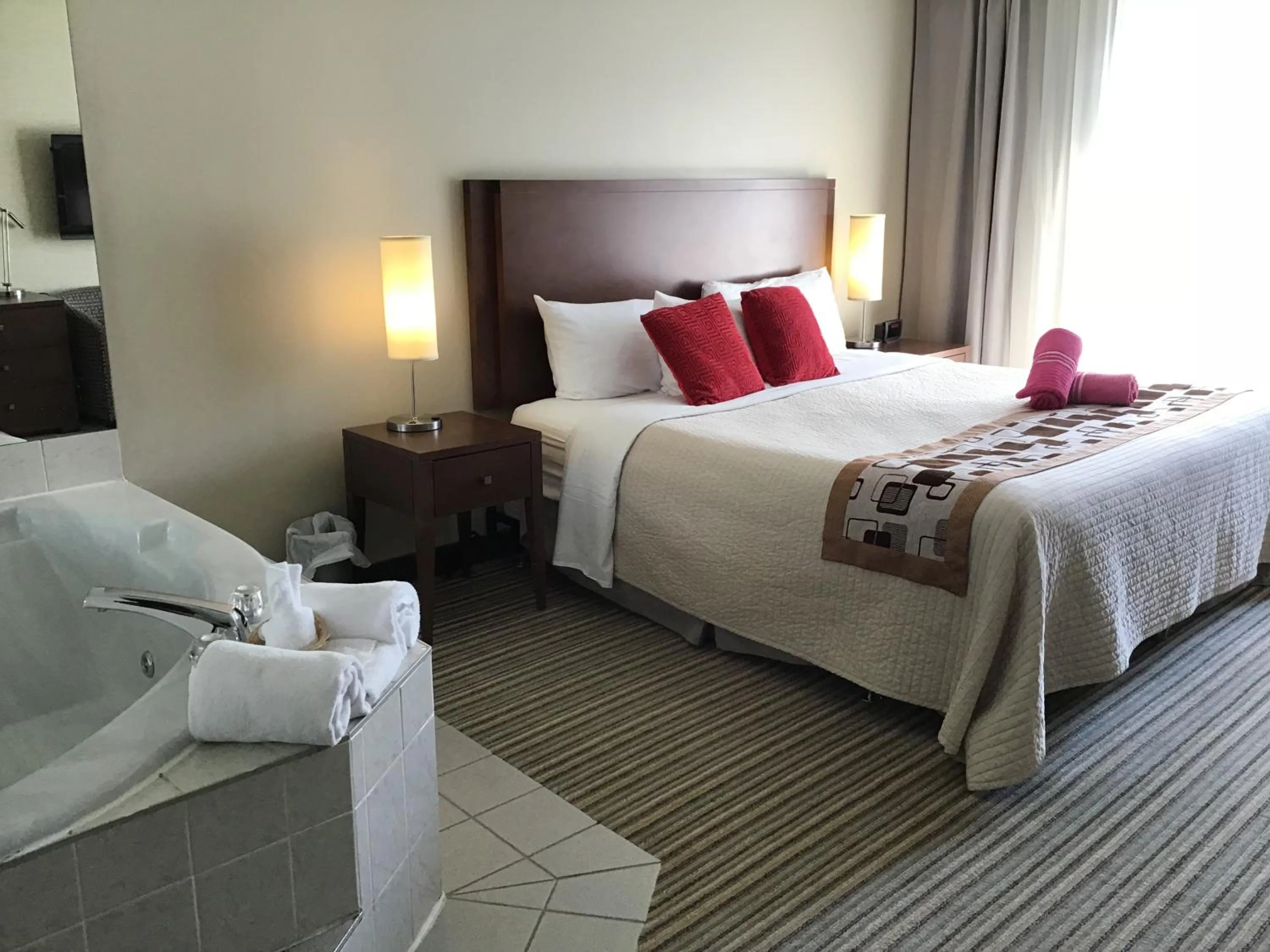 Bed in Excelsior Hôtel Spa Sainte-Adèle