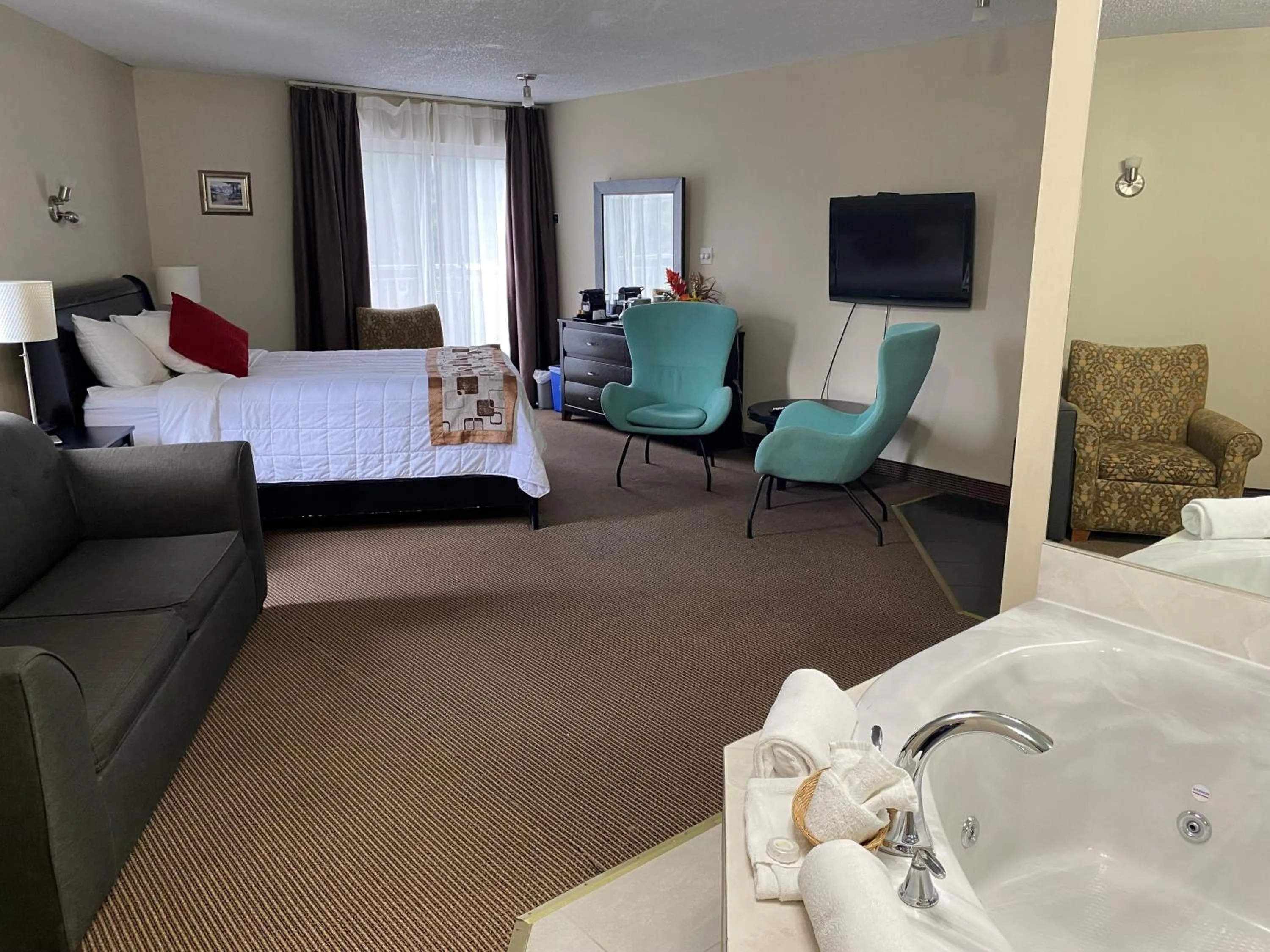 Bed in Excelsior Hôtel Spa Sainte-Adèle