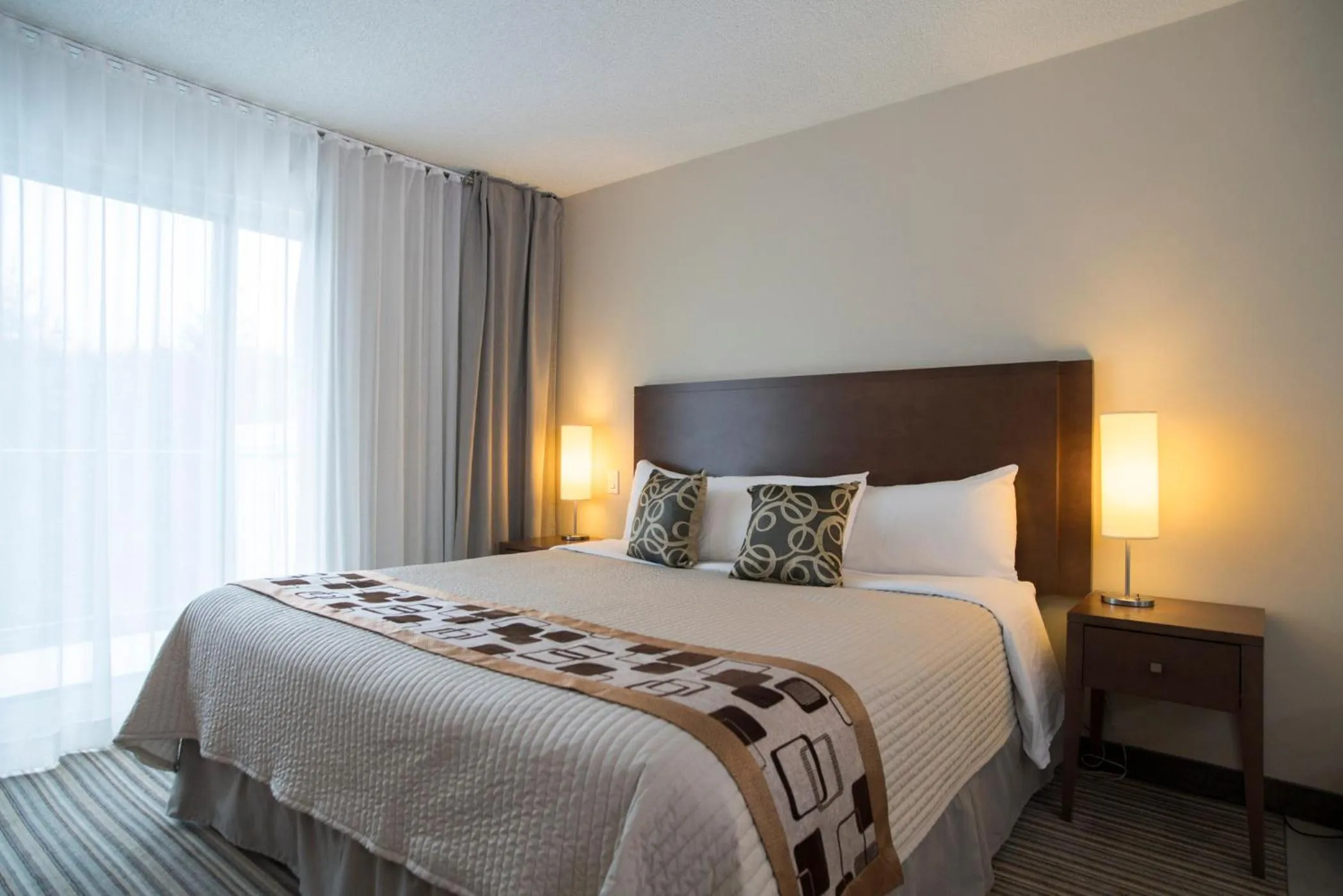 Bed in Excelsior Hôtel Spa Sainte-Adèle