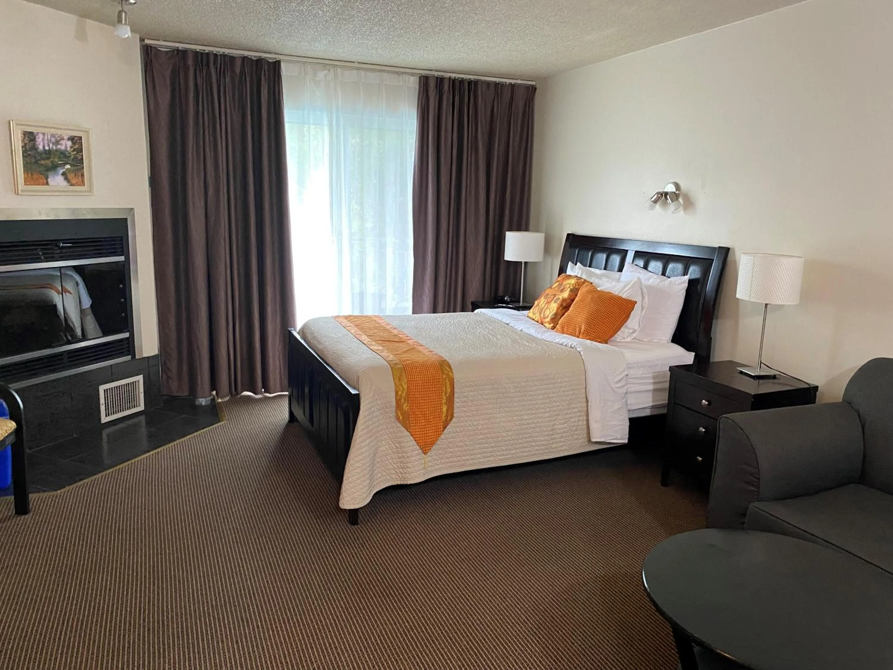 Bed in Excelsior Hôtel Spa Sainte-Adèle