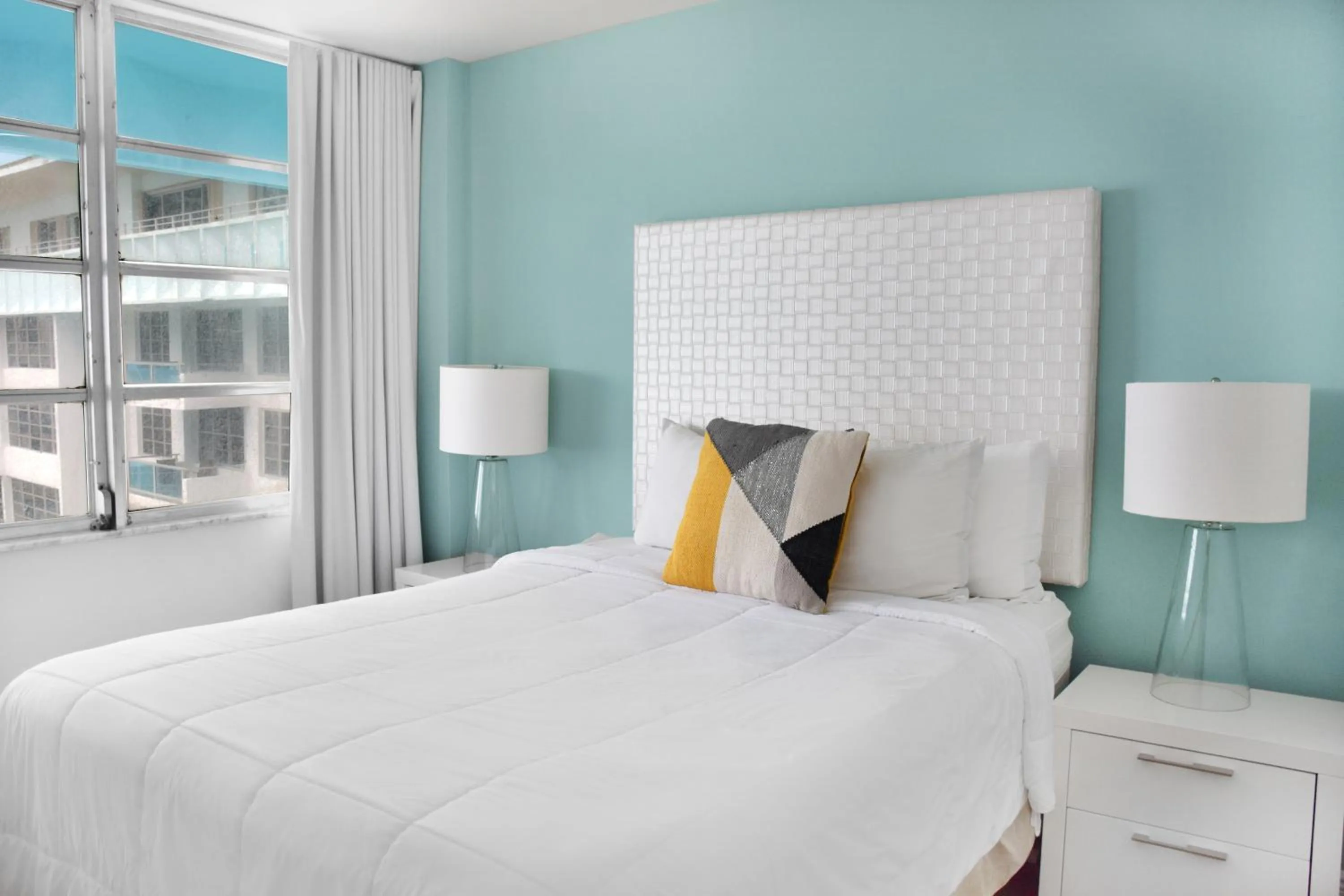 Bedroom, Bed in Seacoast Suites on Miami Beach