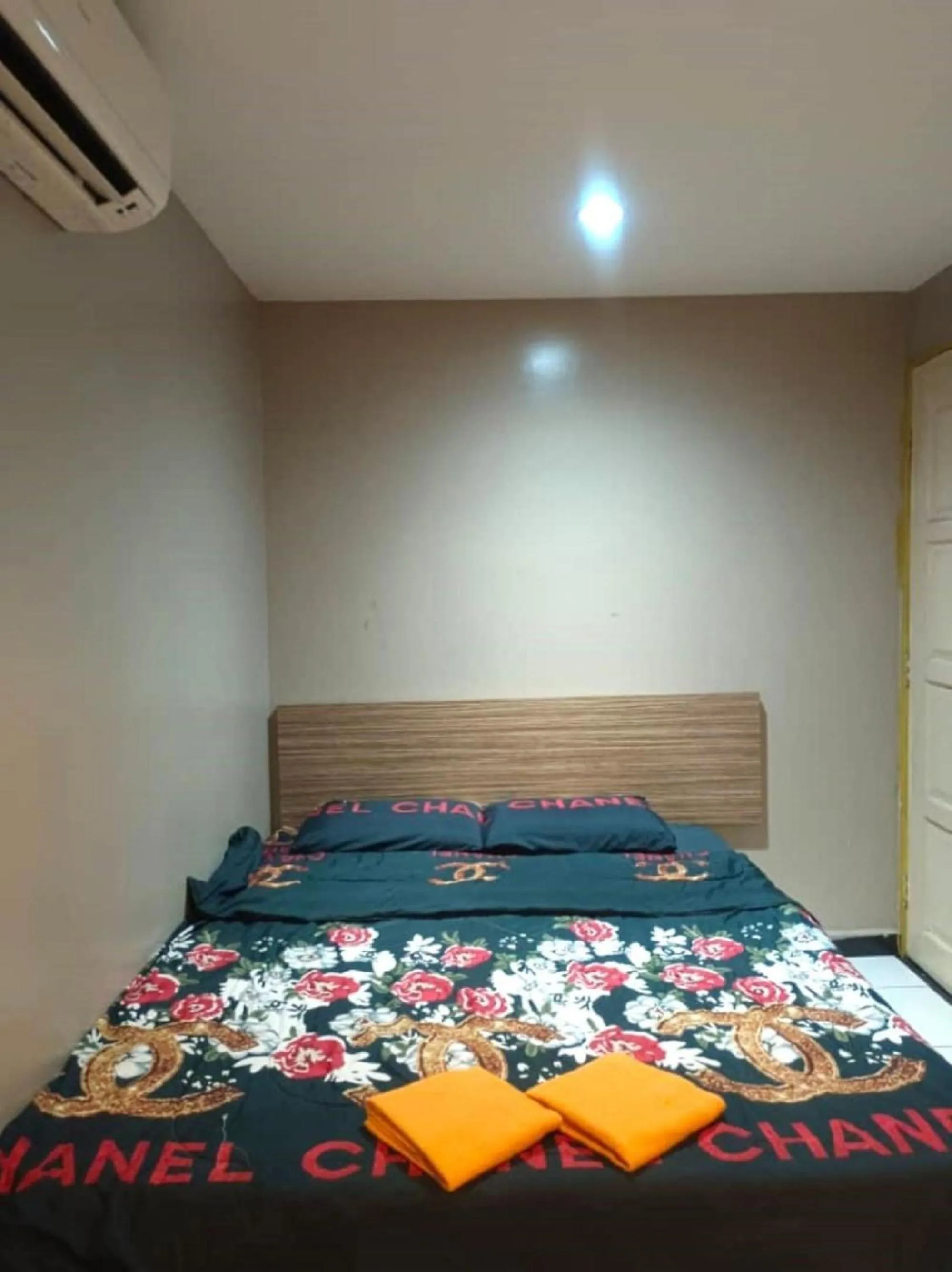 Bed in KL2F Empire Hotel & Apartment