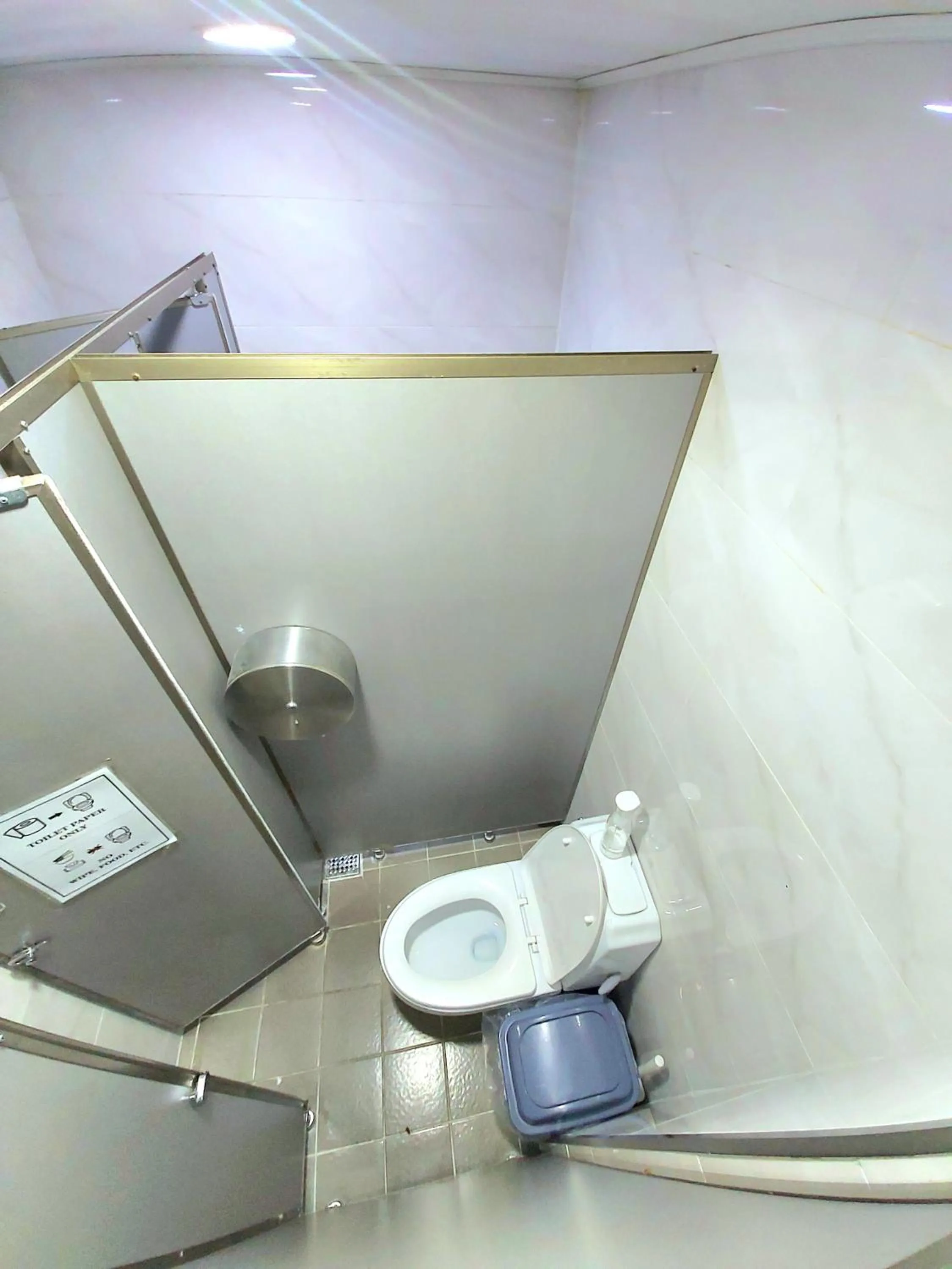 Toilet in Blue Boat Hostel Myeongdong