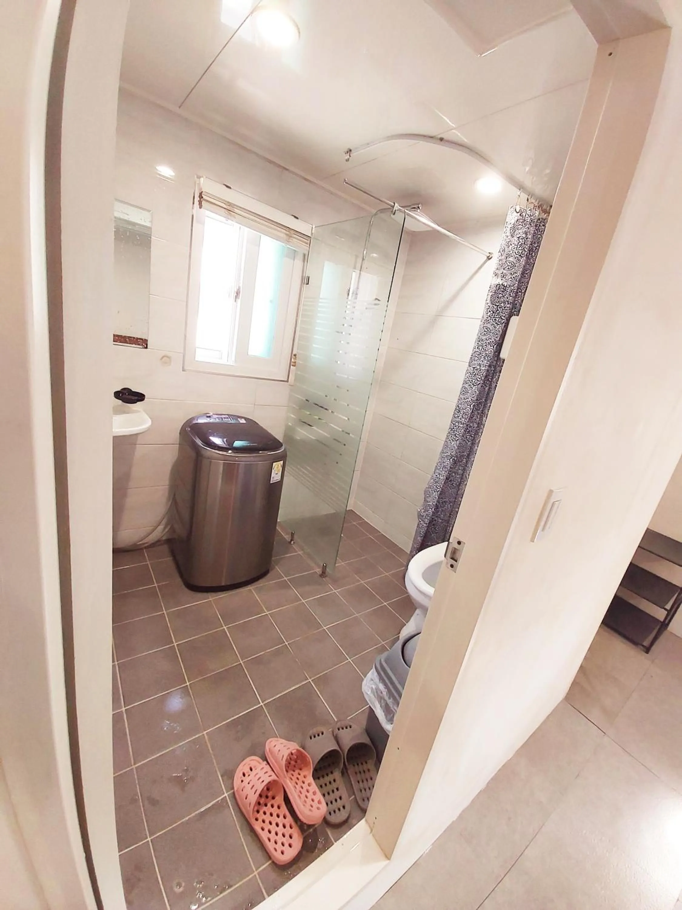 Toilet in Blue Boat Hostel Myeongdong