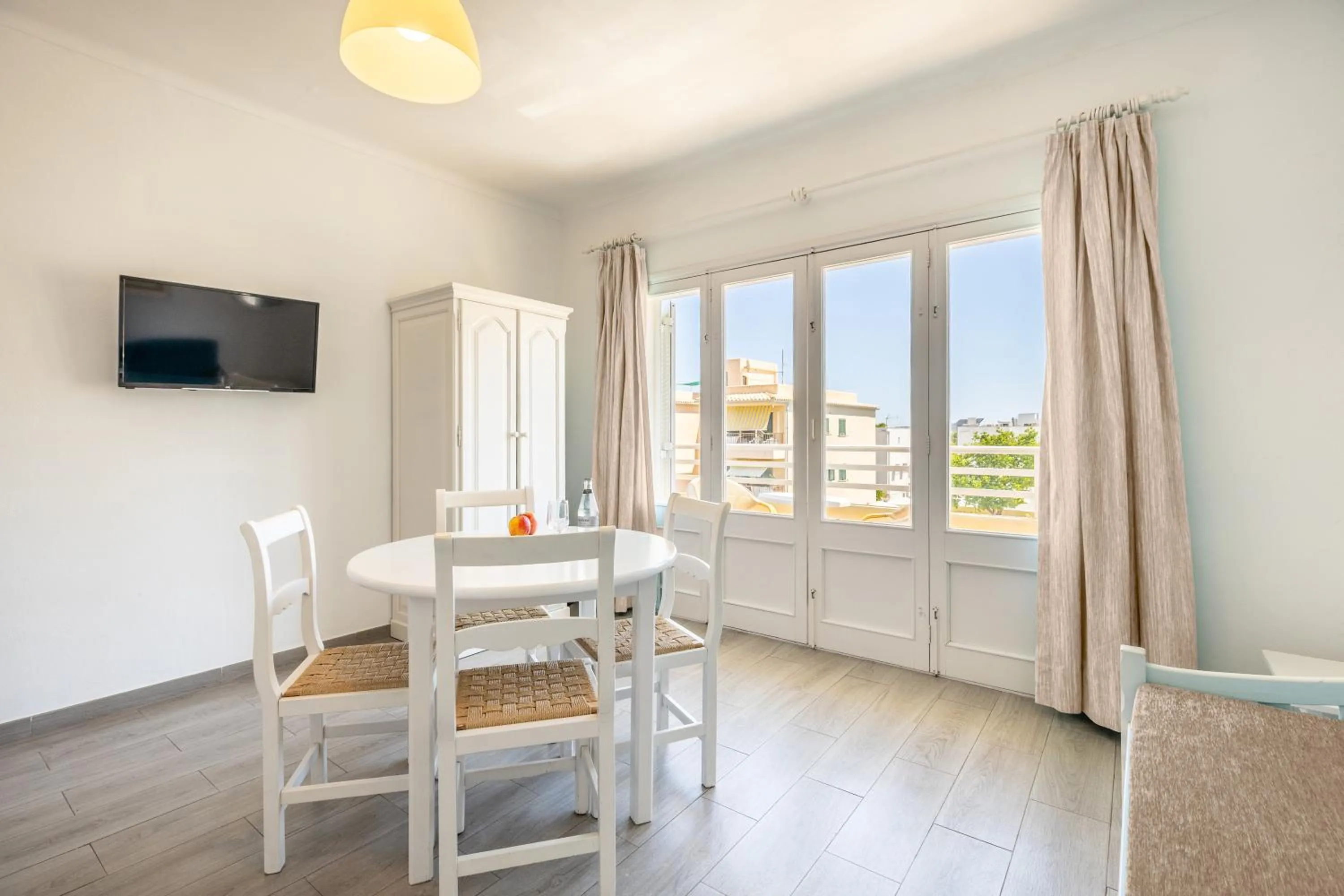 TV and multimedia in Hoposa Panorama