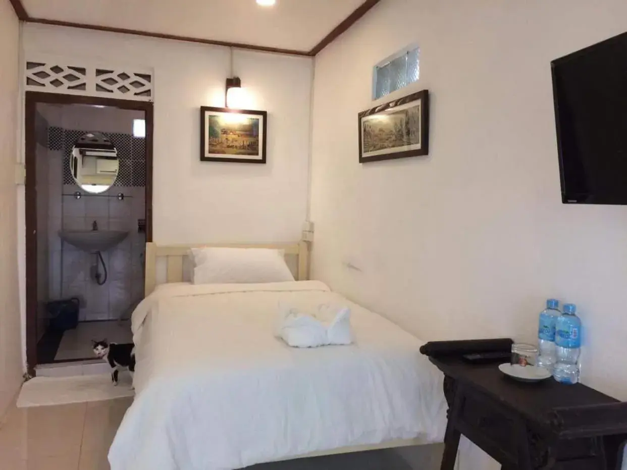 Budget Single Room in View Khemkhong Guesthouse Budget Single Room in View Khemkhong Guesthouse