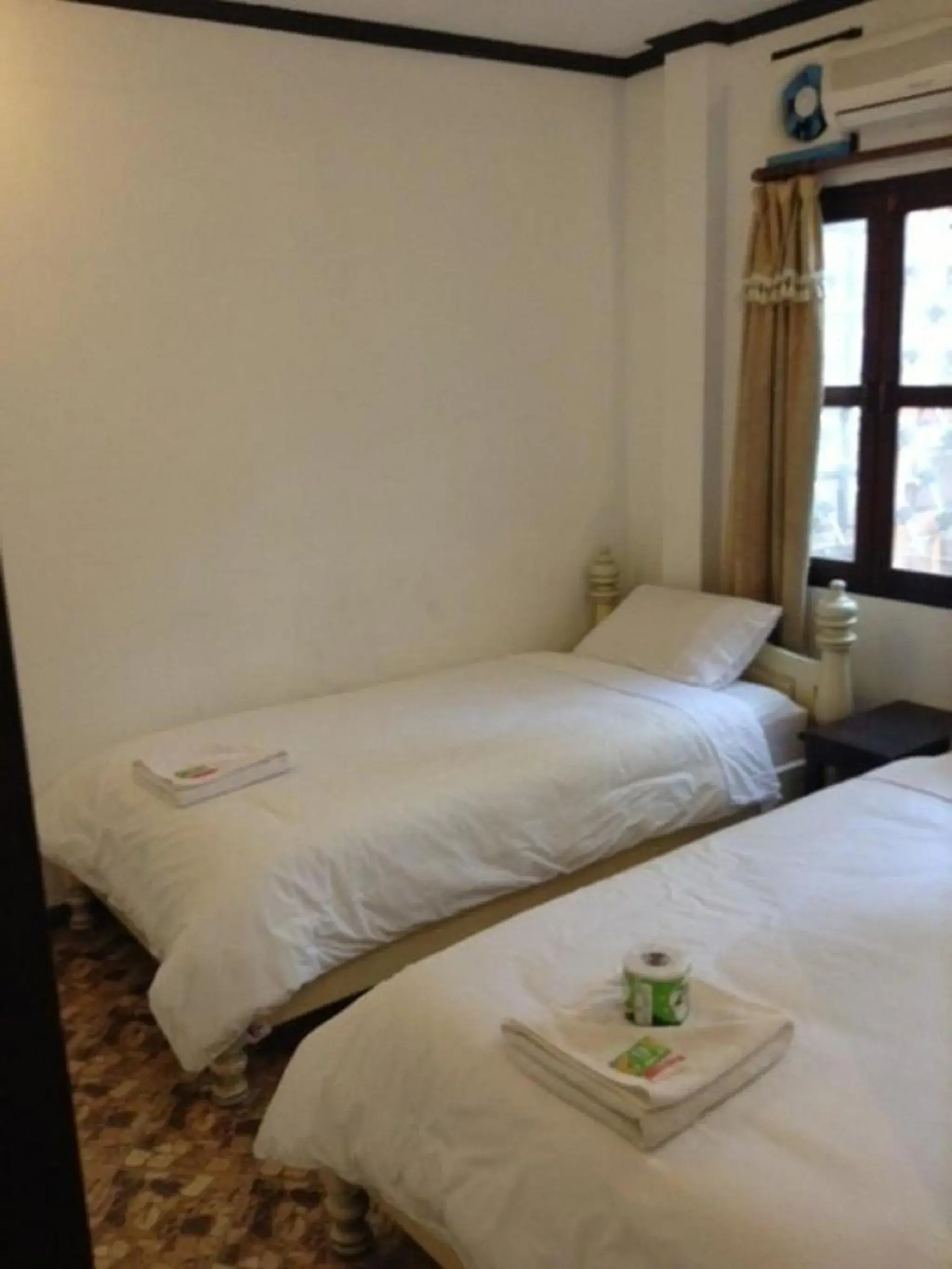 Standard Twin Room in View Khemkhong Guesthouse Standard Twin Room in View Khemkhong Guesthouse