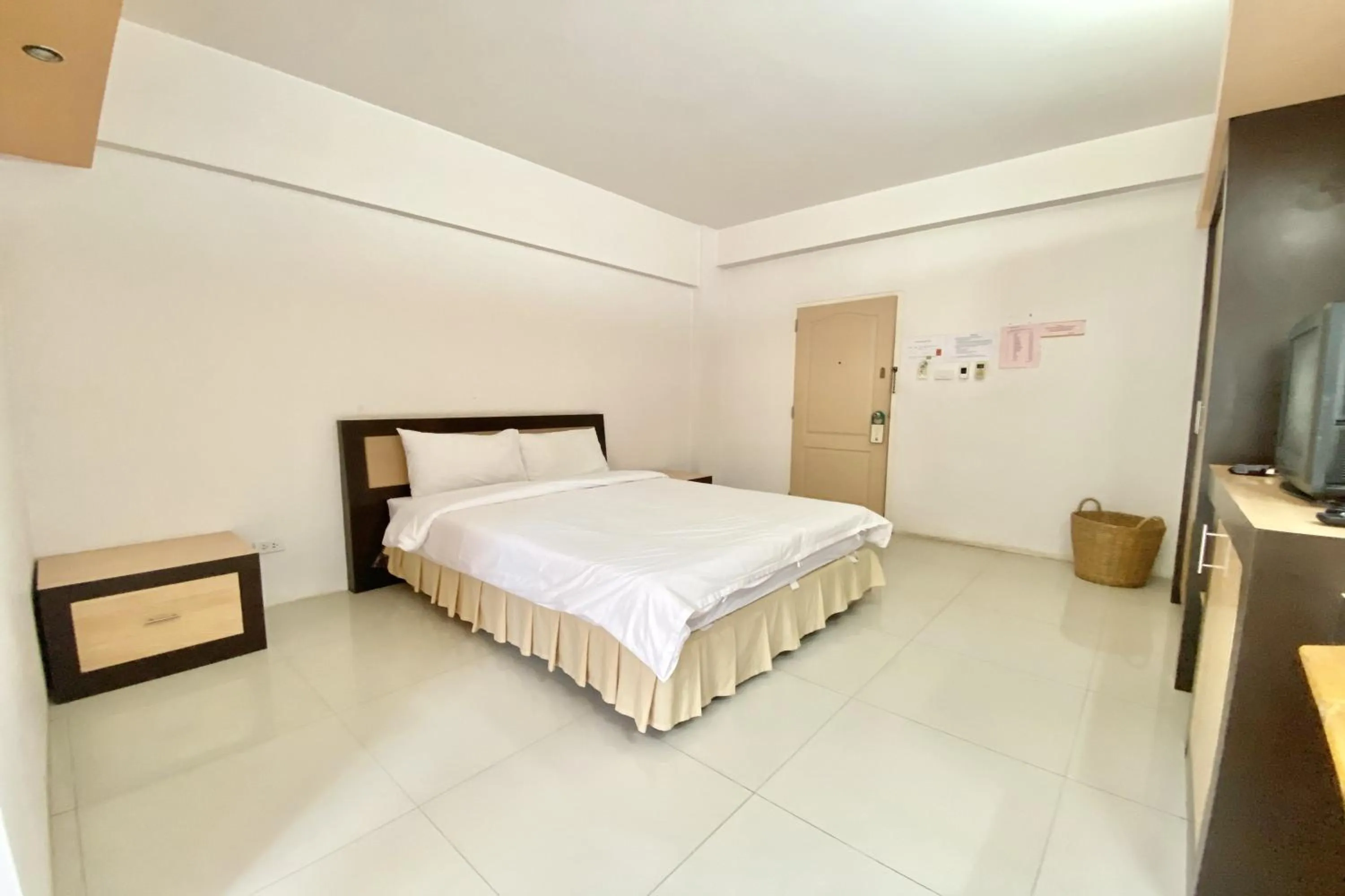 Bedroom, Bed in New Place Resort