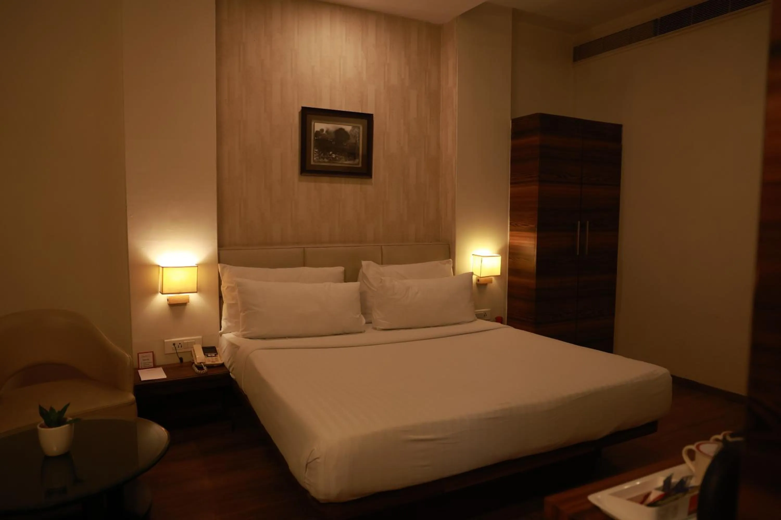 Bed in Sapna Clarks Inn Lucknow
