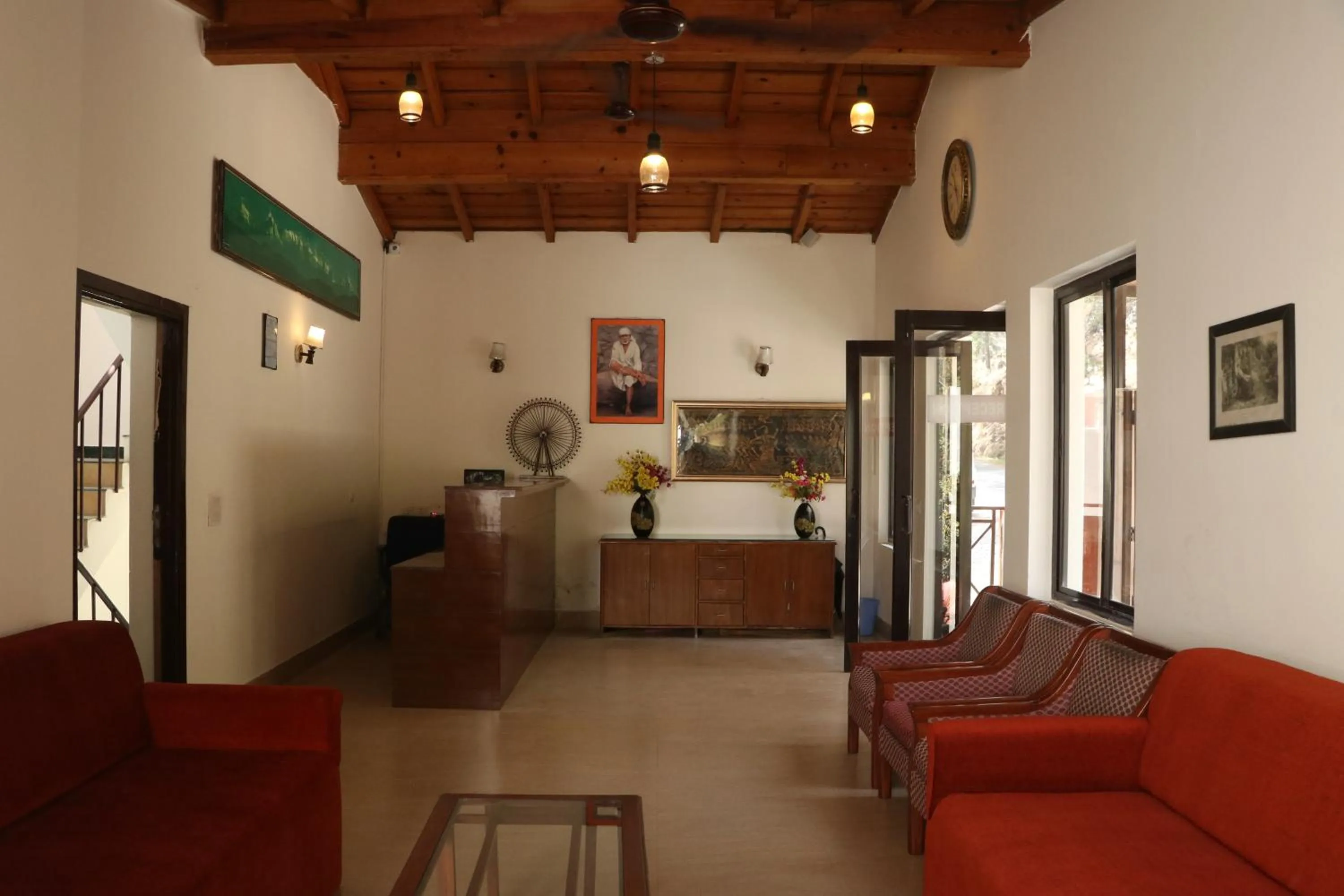 Lobby or reception in Woodsvilla Residency Ranikhet