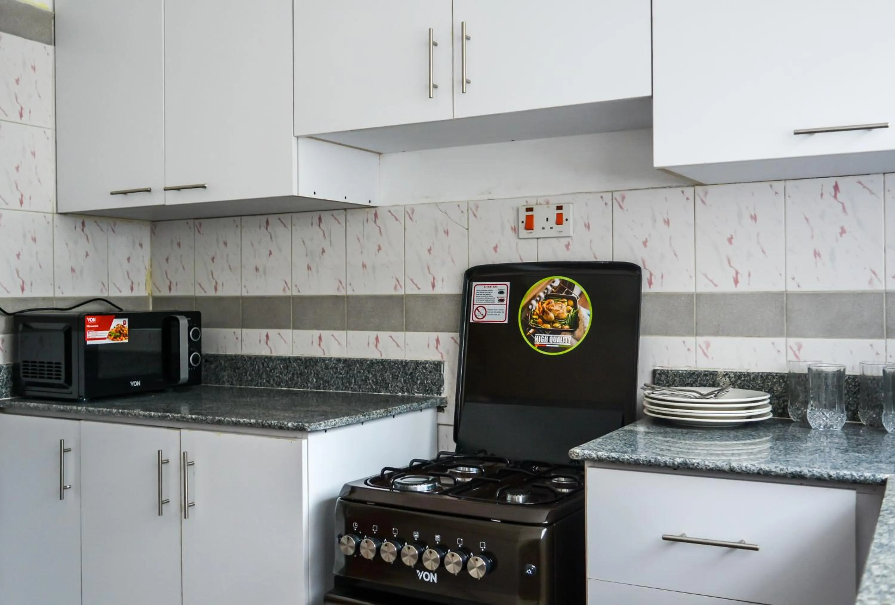 Kitchen or kitchenette in Brickwood Apartments